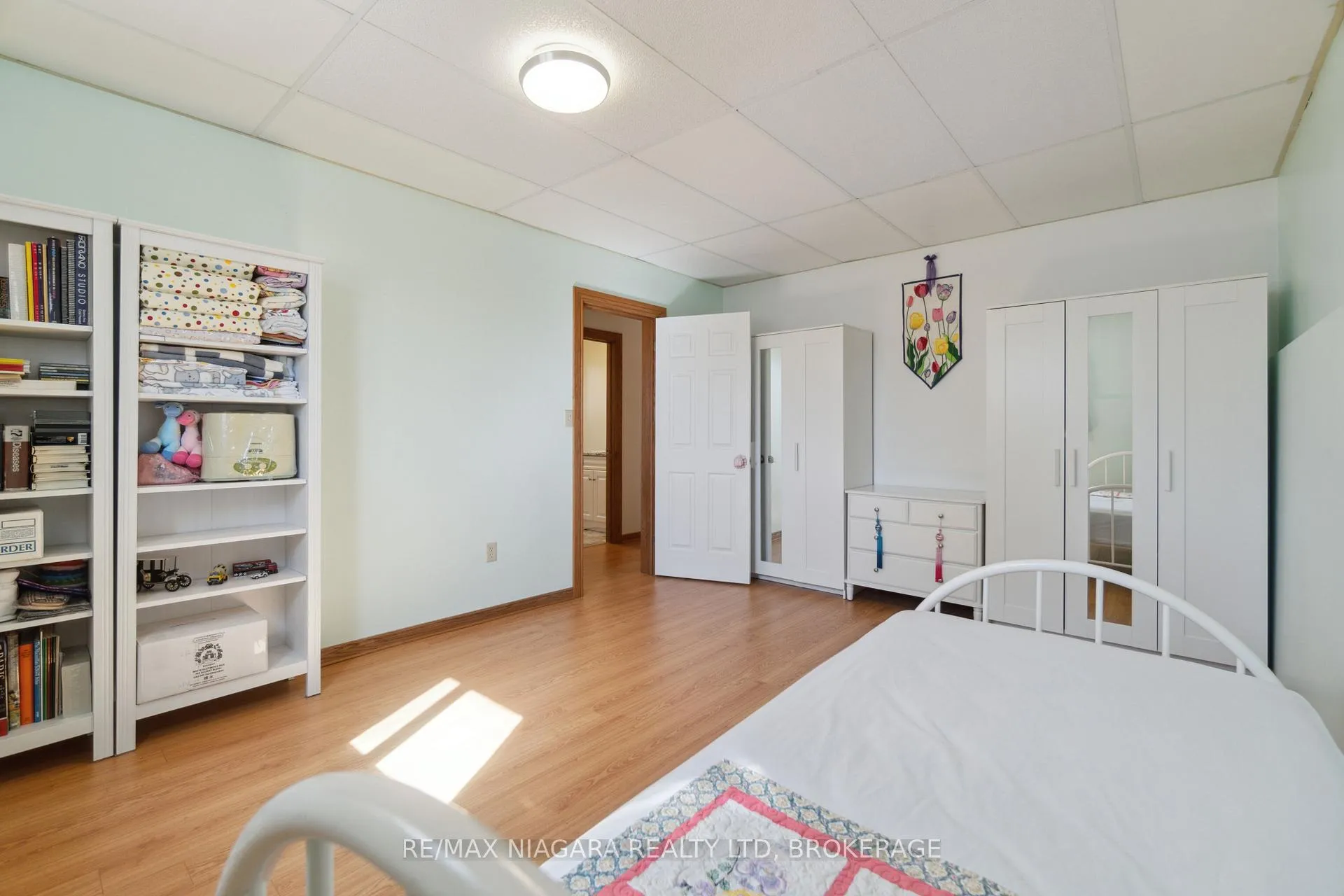 Photo 12 of 7516 Monastery Drive, Niagara Falls, Mt. Carmel — HOMEH