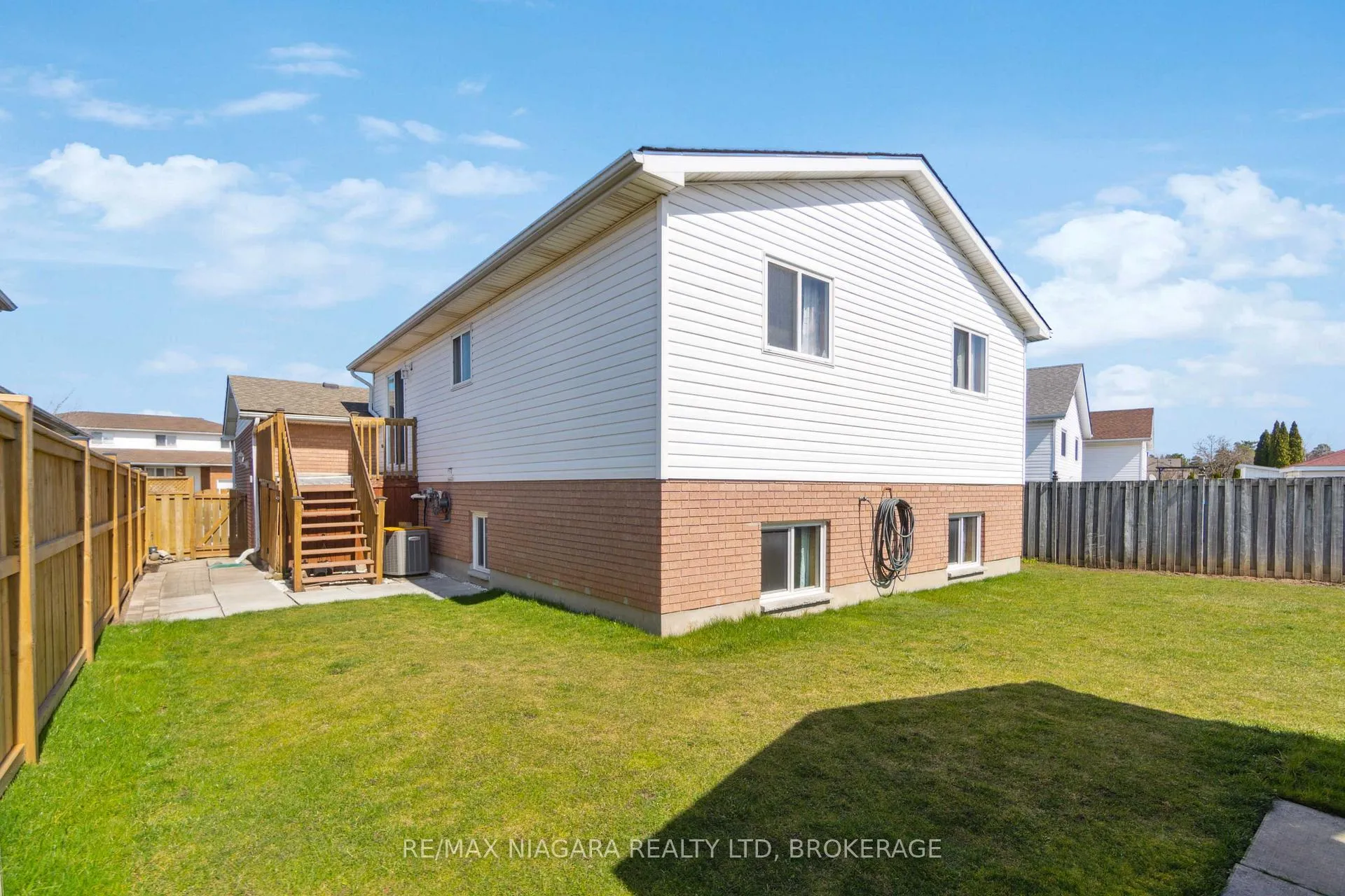 Photo 16 of 7516 Monastery Drive, Niagara Falls, Mt. Carmel — HOMEH