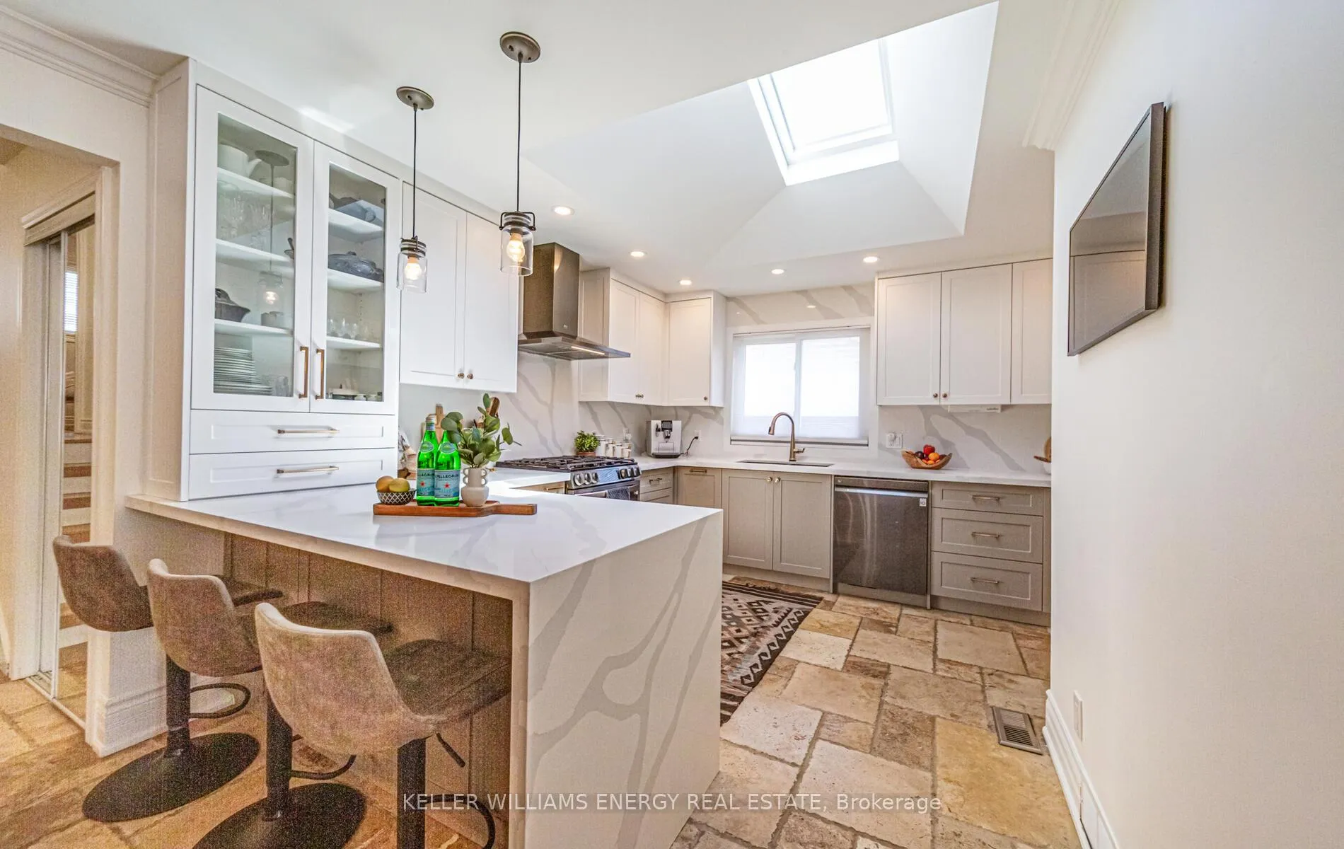 Photo 18 of 849 Byron Street N, Whitby, Williamsburg — HOMEH