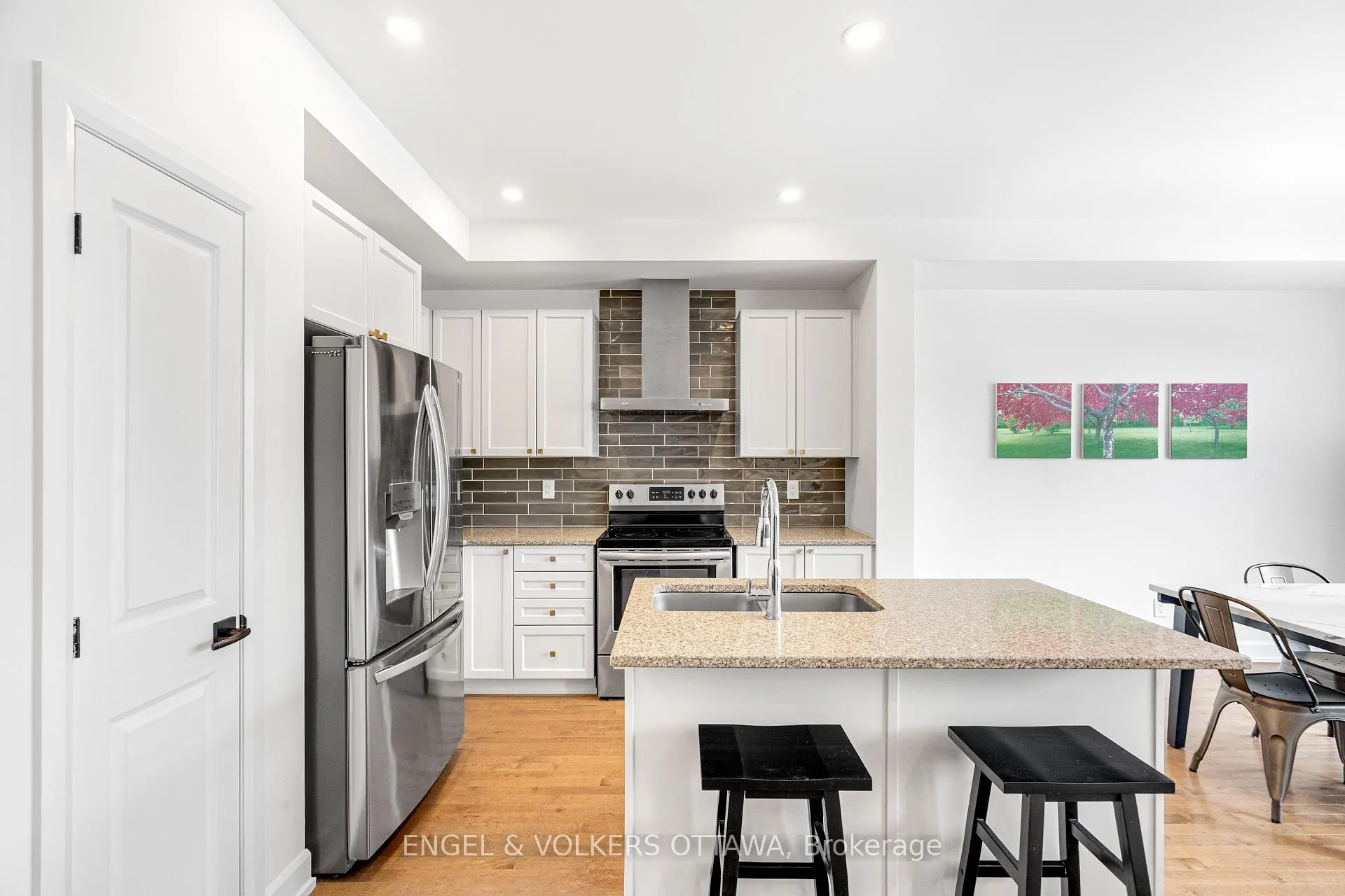 Photo 9 of 56 Gardenpost Terrace, Ottawa, Avalon West — HOMEH