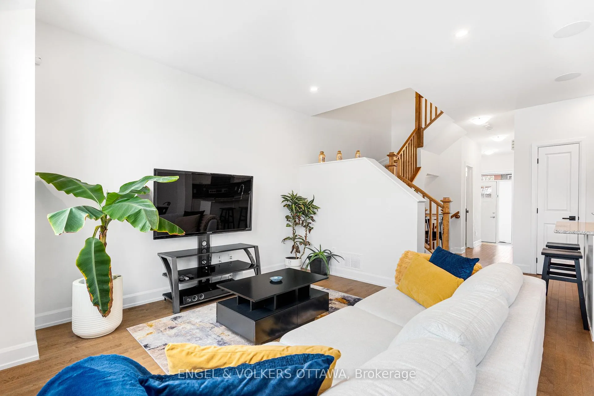 Photo 20 of 56 Gardenpost Terrace, Ottawa, Avalon West — HOMEH