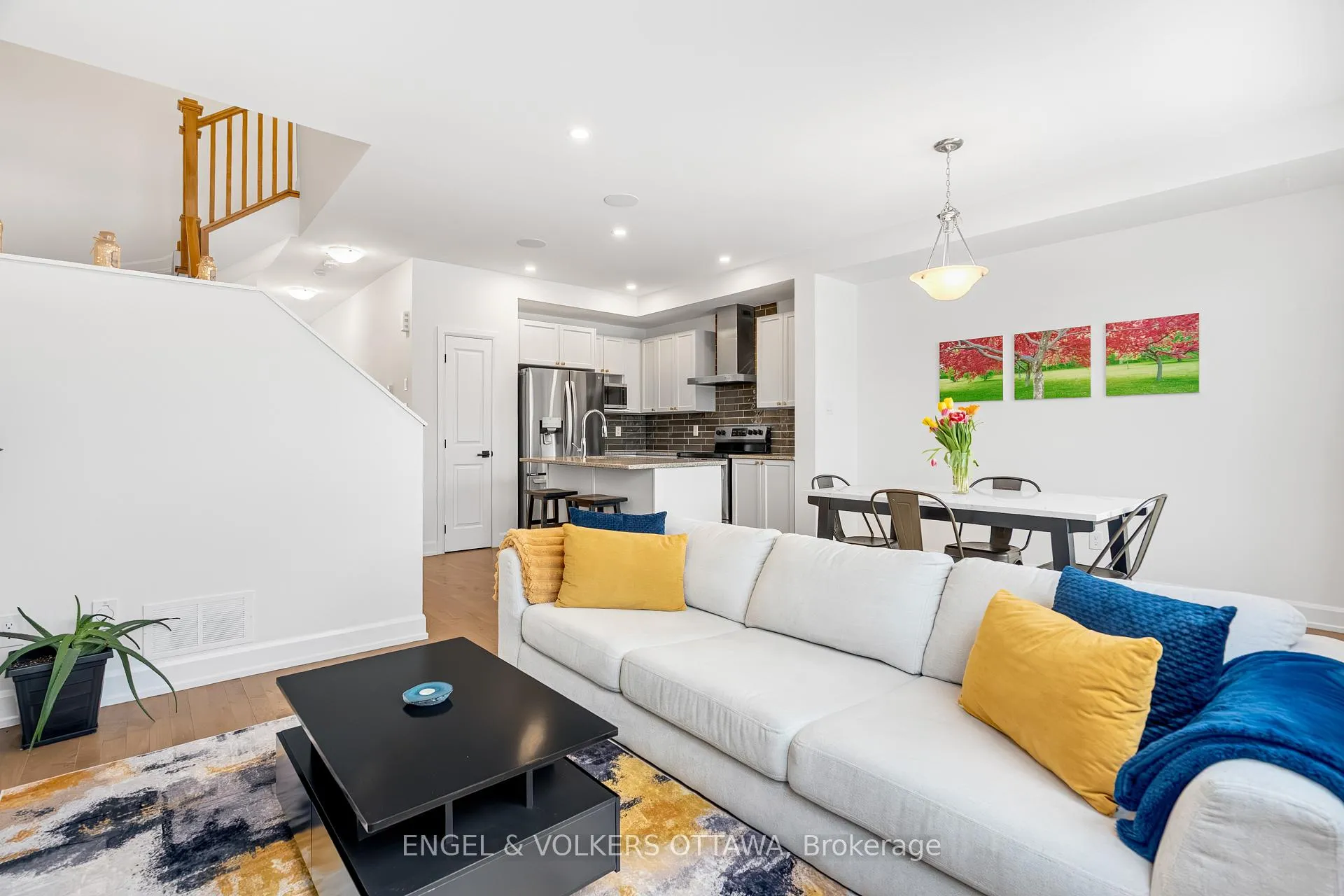Photo 23 of 56 Gardenpost Terrace, Ottawa, Avalon West — HOMEH
