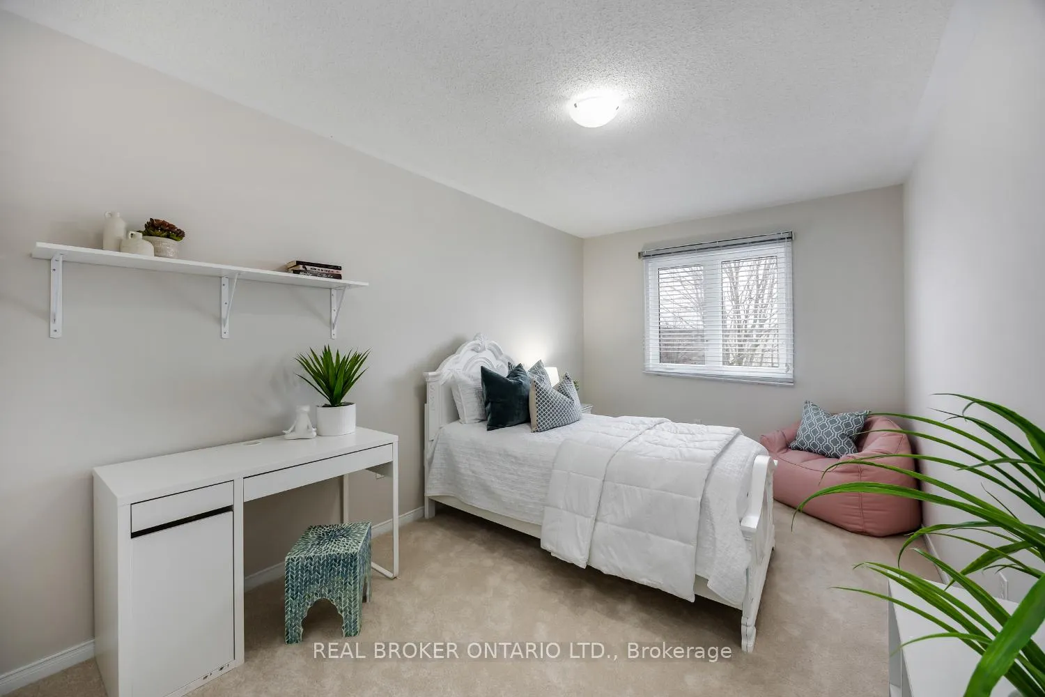 Photo 19 of Unit 5, 253 Sprucewood Crescent, Clarington, Bowmanville — HOMEH