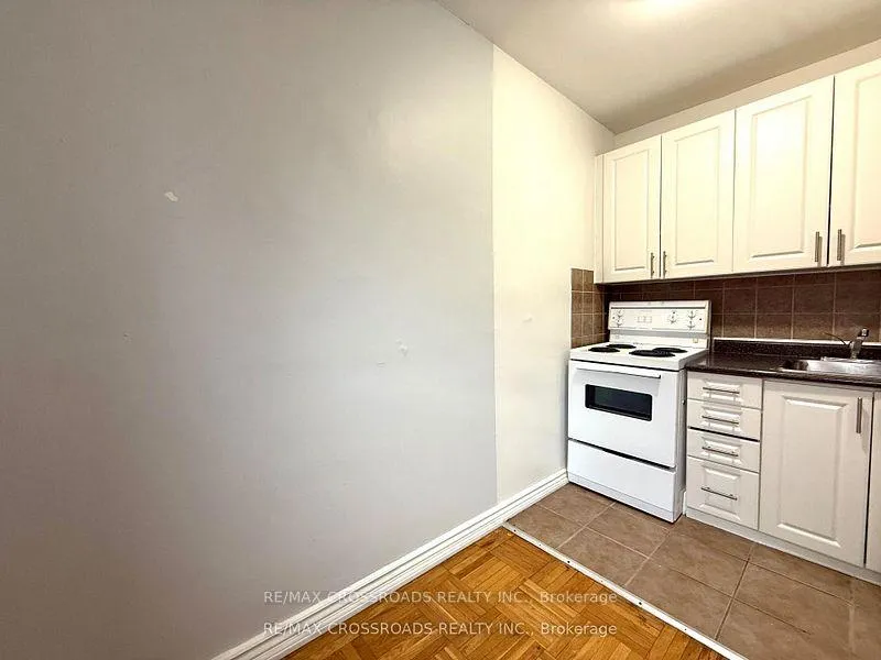 Photo 7 of Unit 307, 2770 Yonge Street, Toronto, Lawrence Park South — HOMEH