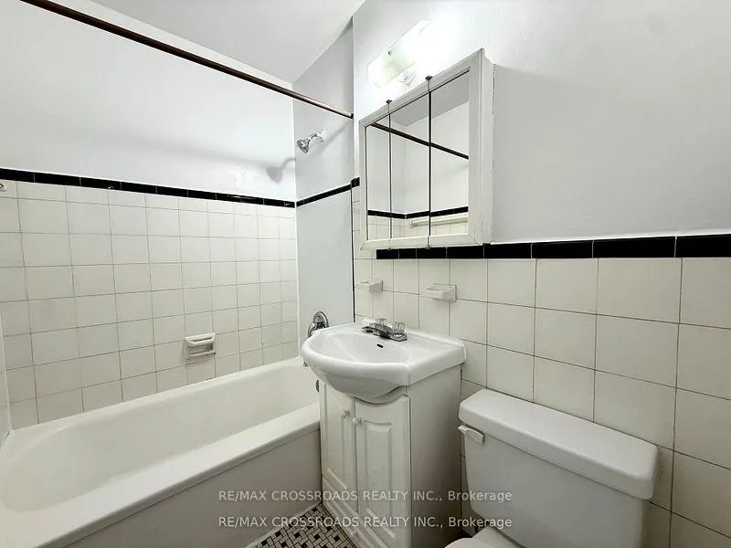 Photo 9 of Unit 307, 2770 Yonge Street, Toronto, Lawrence Park South — HOMEH