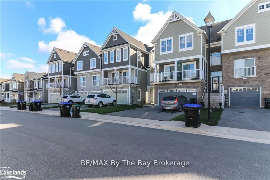 Photo 2 of 20 Hills Thistle Drive, Wasaga Beach — HOMEH