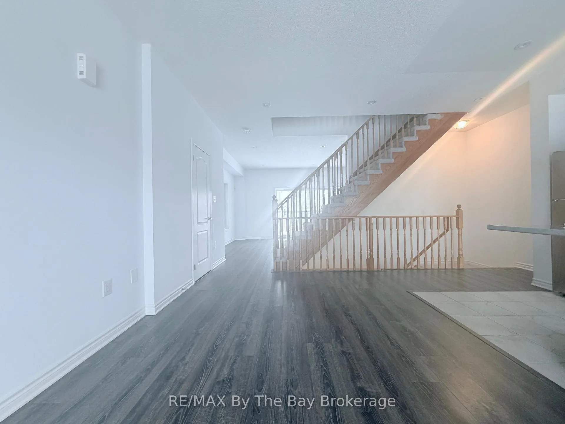 Photo 5 of 20 Hills Thistle Drive, Wasaga Beach — HOMEH