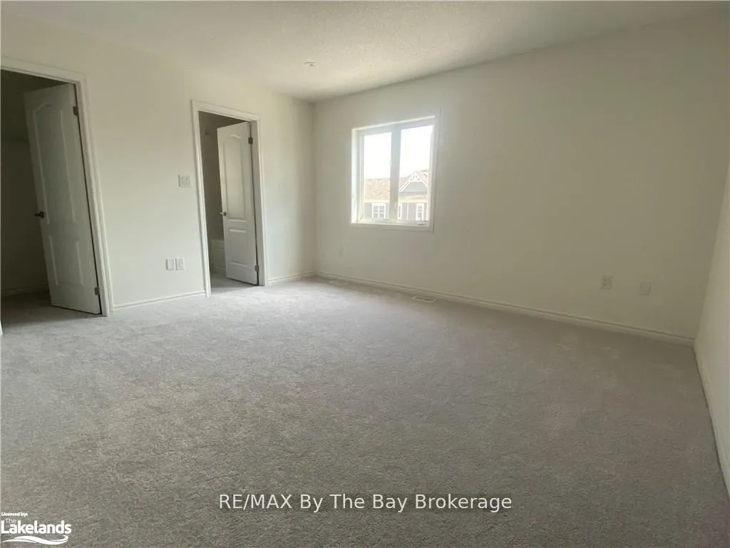 Photo 9 of 20 Hills Thistle Drive, Wasaga Beach — HOMEH