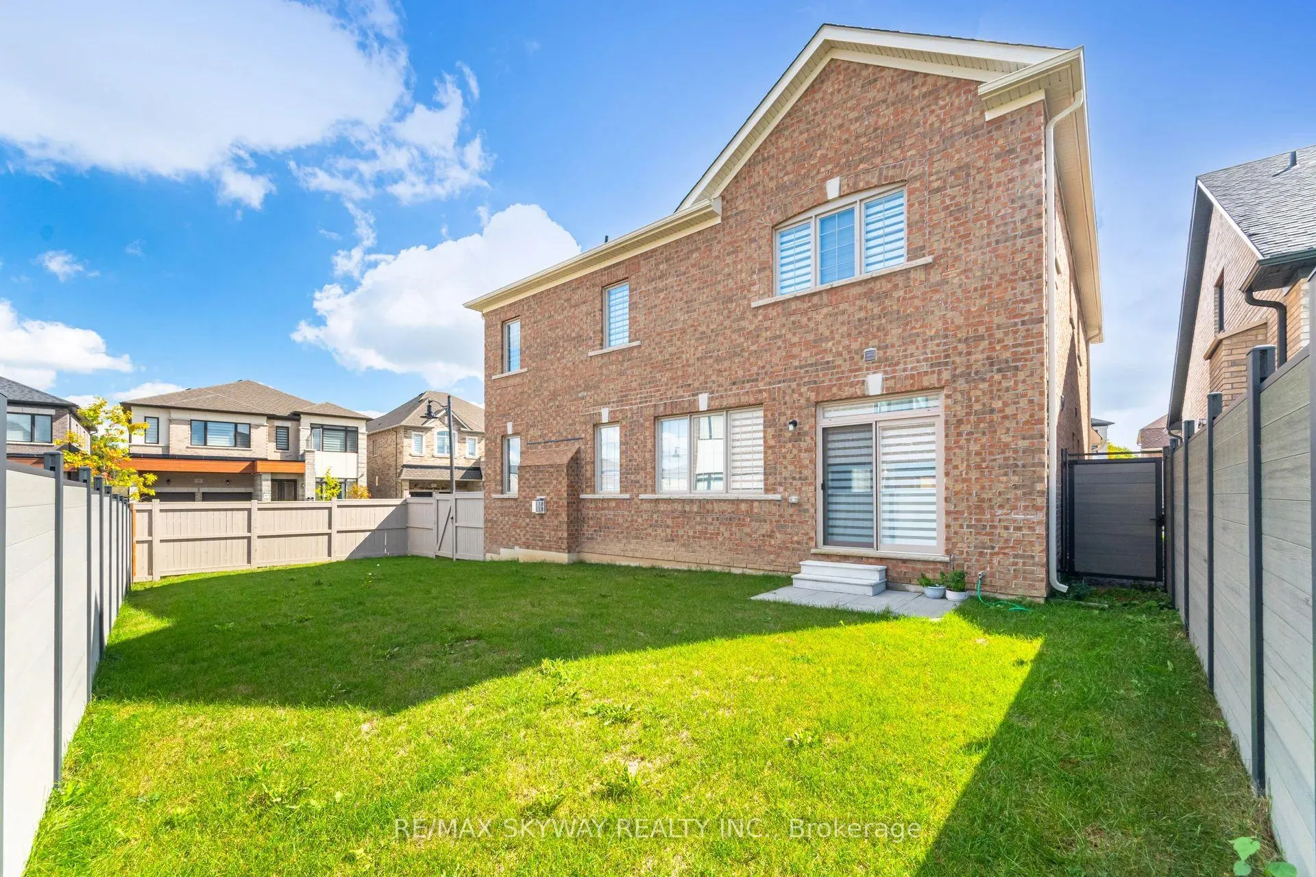Photo 39 of 68 Pond View Gate, Hamilton, Waterdown — HOMEH
