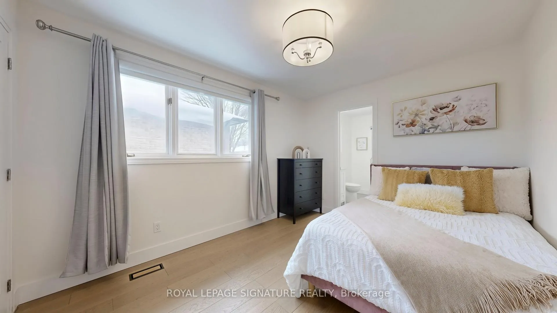 Photo 11 of 3 Freeman Road, Markham, Markham Village — HOMEH