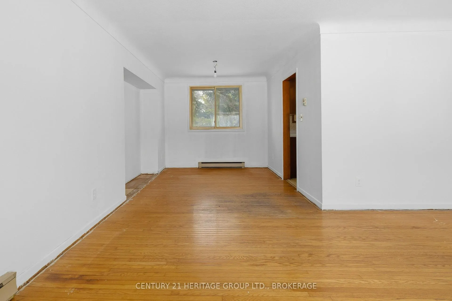 Photo 7 of 634 Fleet Street, Kingston, South of Taylor-Kidd Blvd — HOMEH