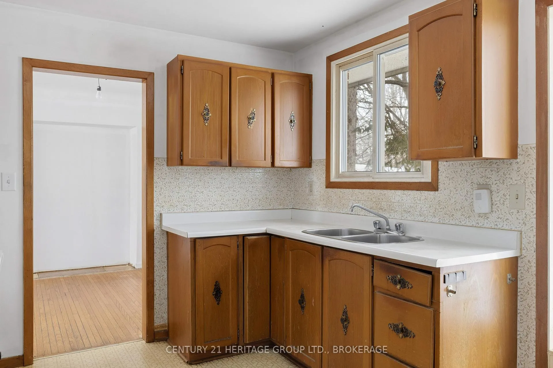 Photo 10 of 634 Fleet Street, Kingston, South of Taylor-Kidd Blvd — HOMEH