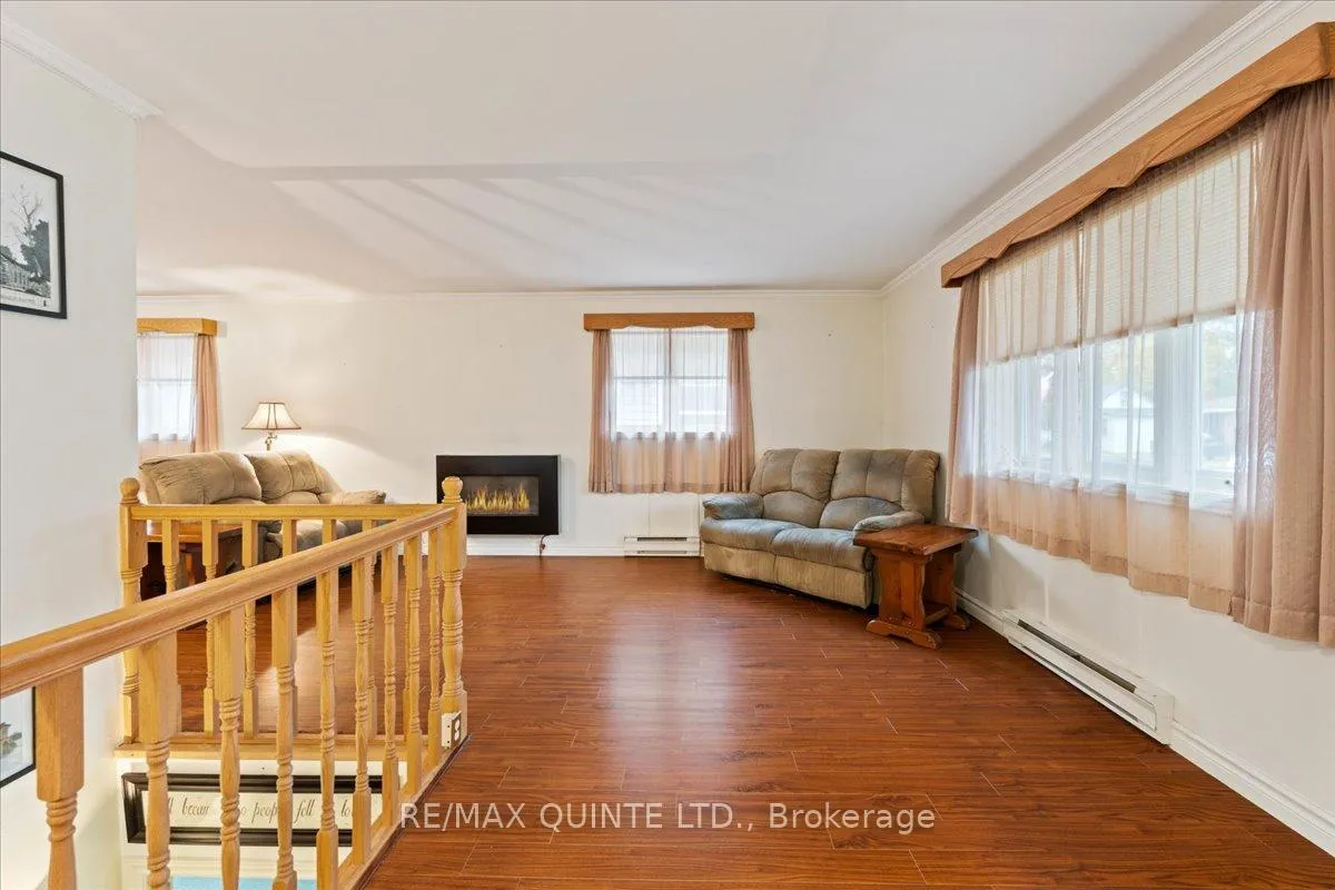 Photo 6 of 16 Maple Avenue, Prince Edward County, Picton Ward — HOMEH