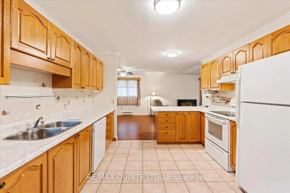 Photo 13 of 16 Maple Avenue, Prince Edward County, Picton Ward — HOMEH
