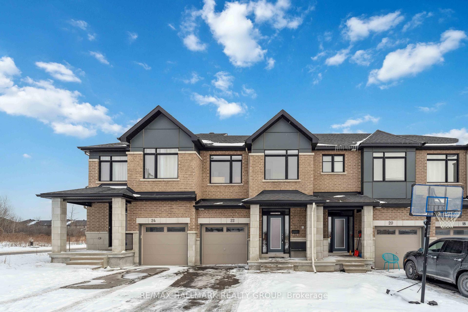 Photo 1 of 22 Kugagami Road, Ottawa, Leitrim — HOMEH