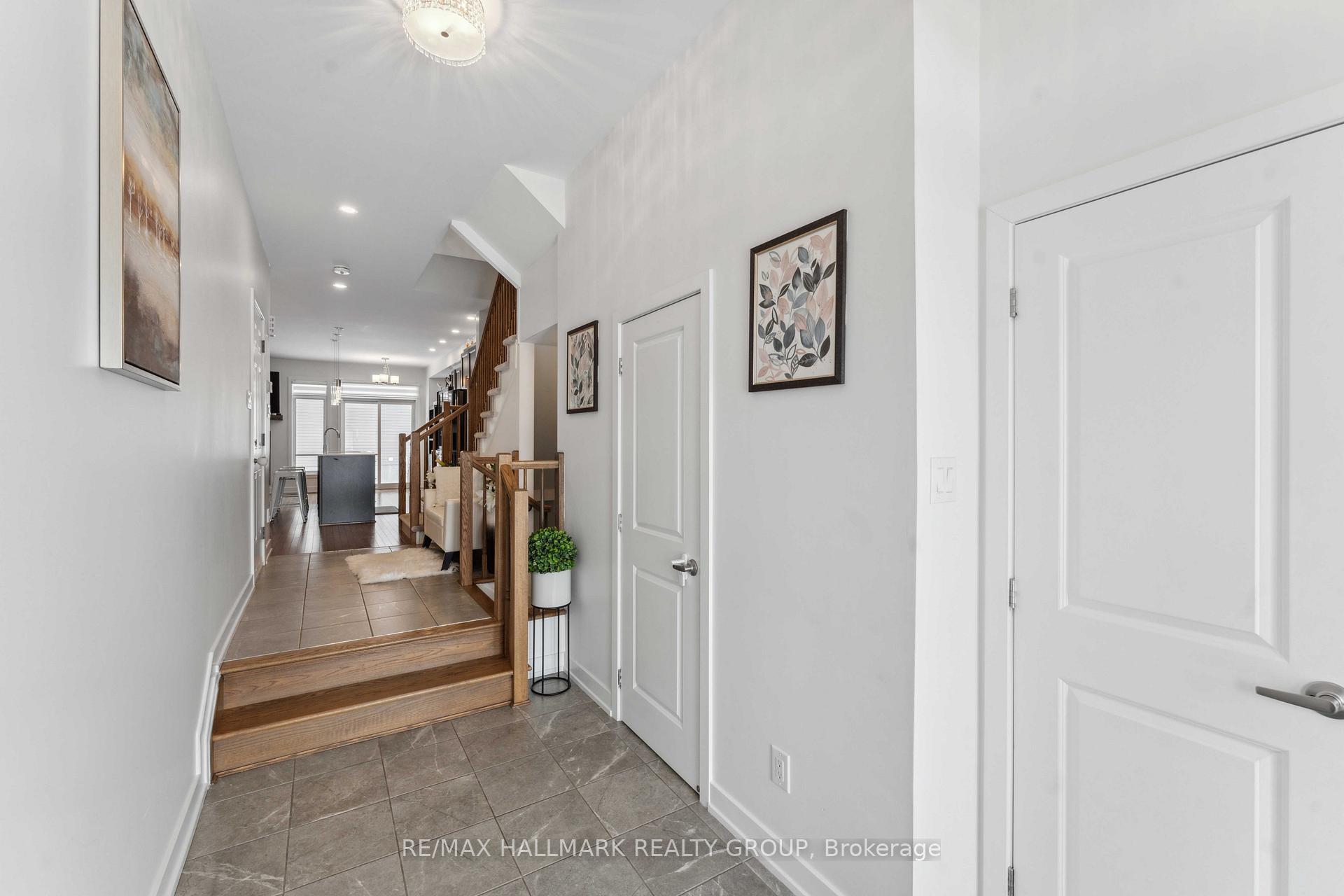 Photo 2 of 22 Kugagami Road, Ottawa, Leitrim — HOMEH