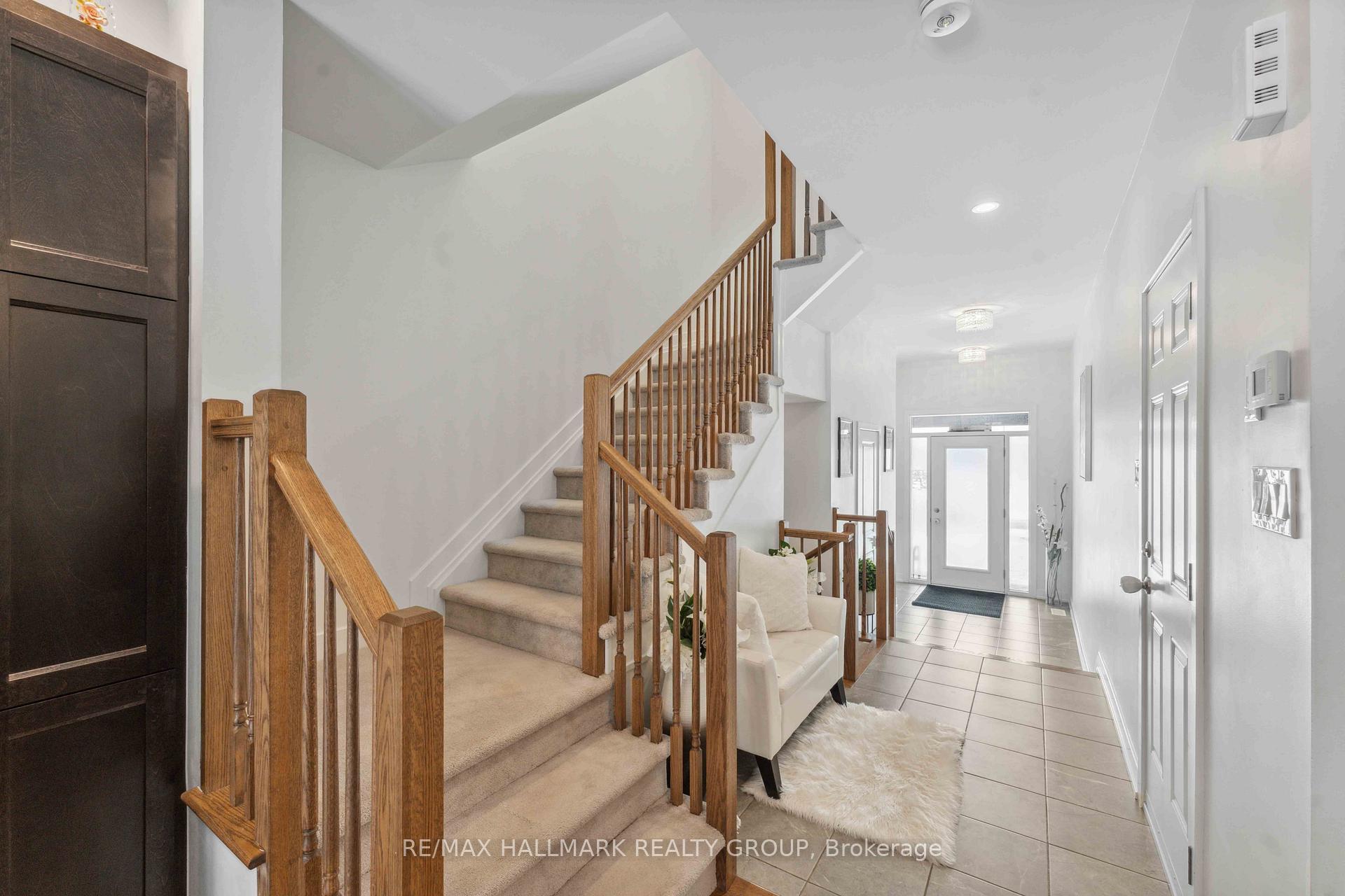 Photo 3 of 22 Kugagami Road, Ottawa, Leitrim — HOMEH