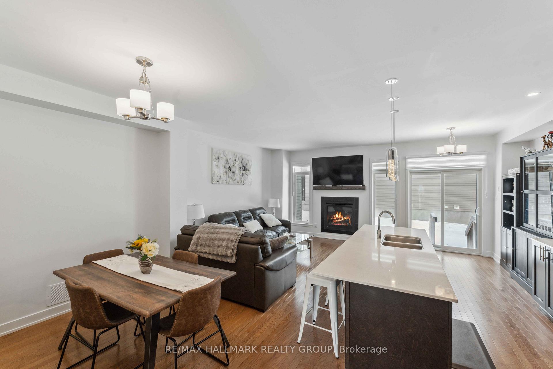 Photo 4 of 22 Kugagami Road, Ottawa, Leitrim — HOMEH