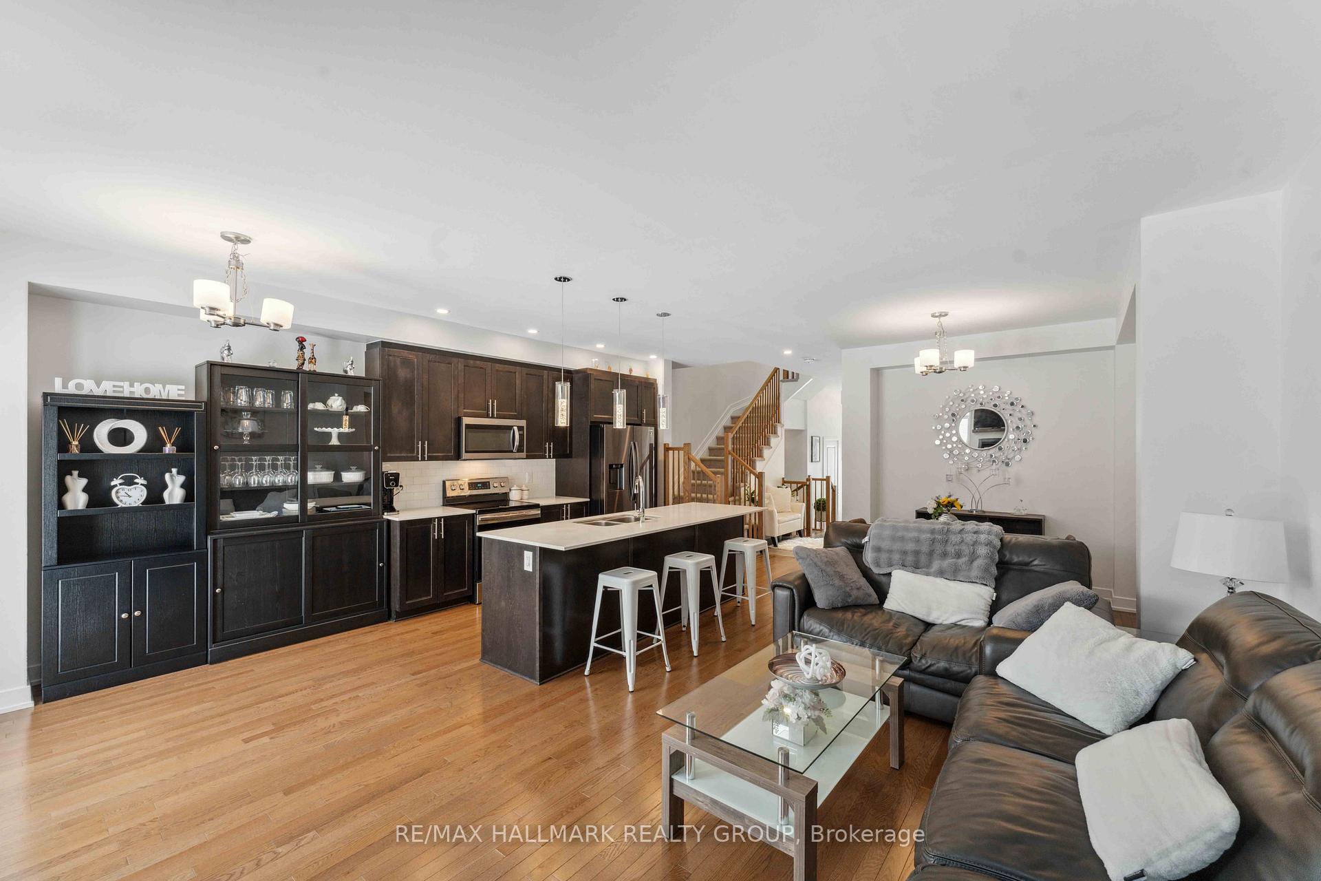 Photo 5 of 22 Kugagami Road, Ottawa, Leitrim — HOMEH