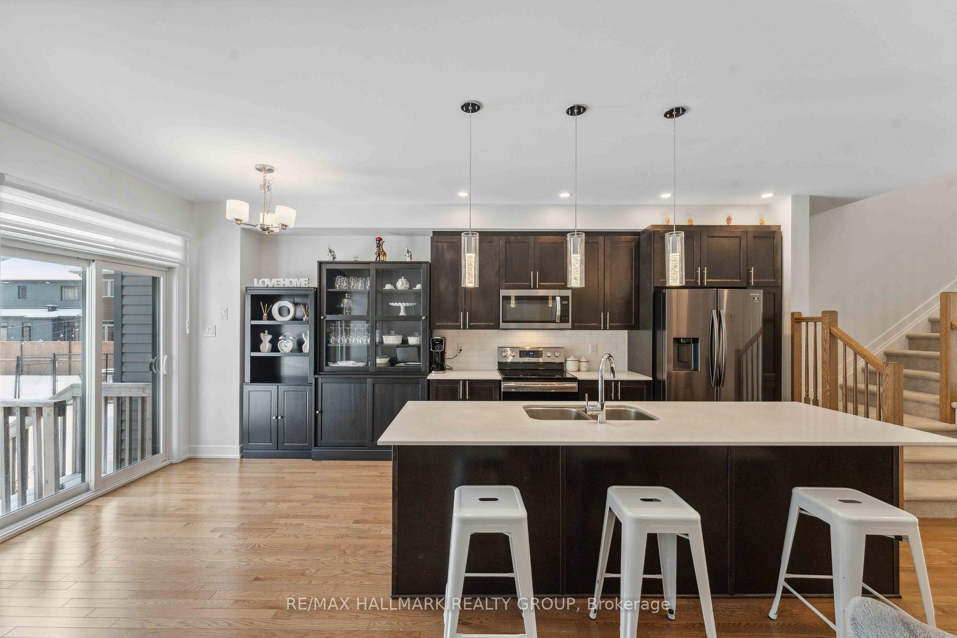 Photo 10 of 22 Kugagami Road, Ottawa, Leitrim — HOMEH
