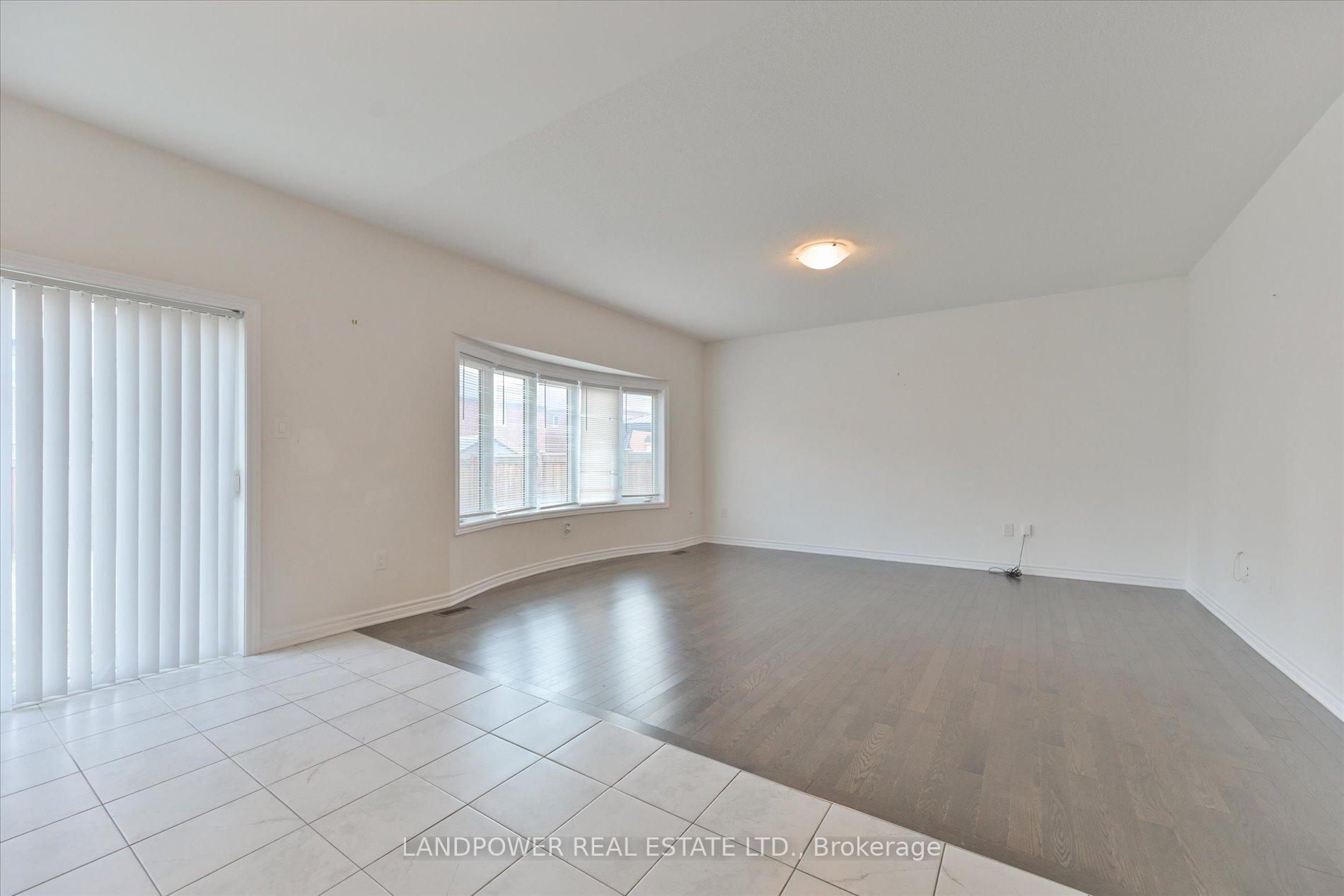 Photo 11 of 1021 Barton Way, Innisfil, Alcona — HOMEH