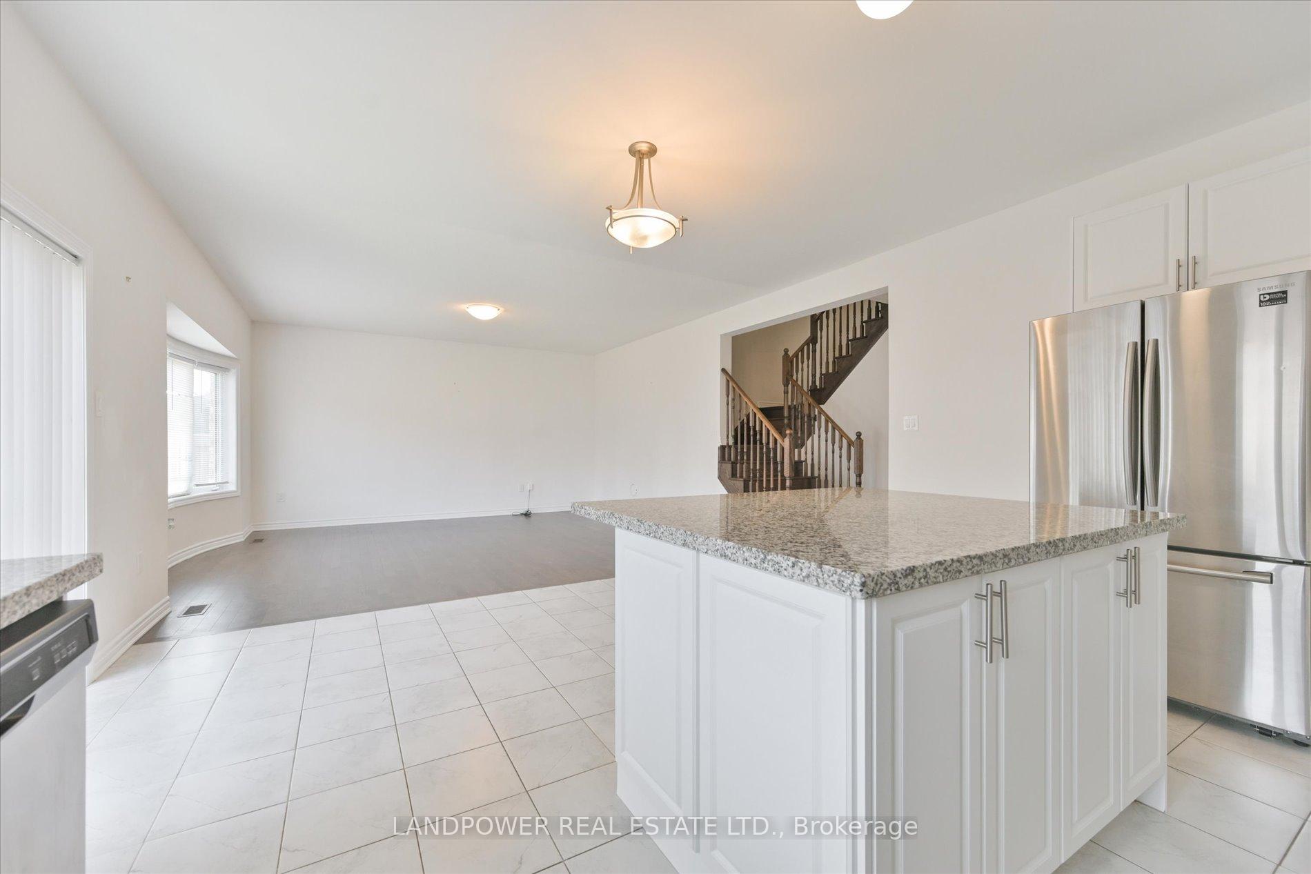 Photo 13 of 1021 Barton Way, Innisfil, Alcona — HOMEH