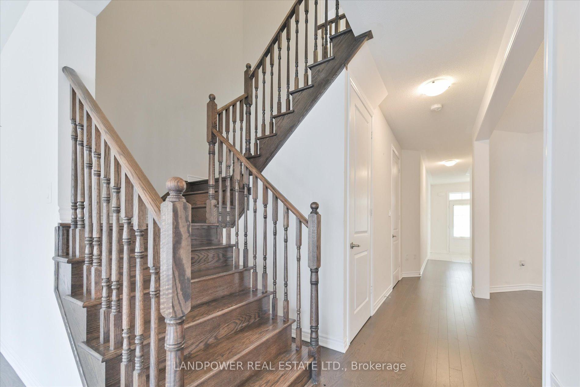 Photo 16 of 1021 Barton Way, Innisfil, Alcona — HOMEH