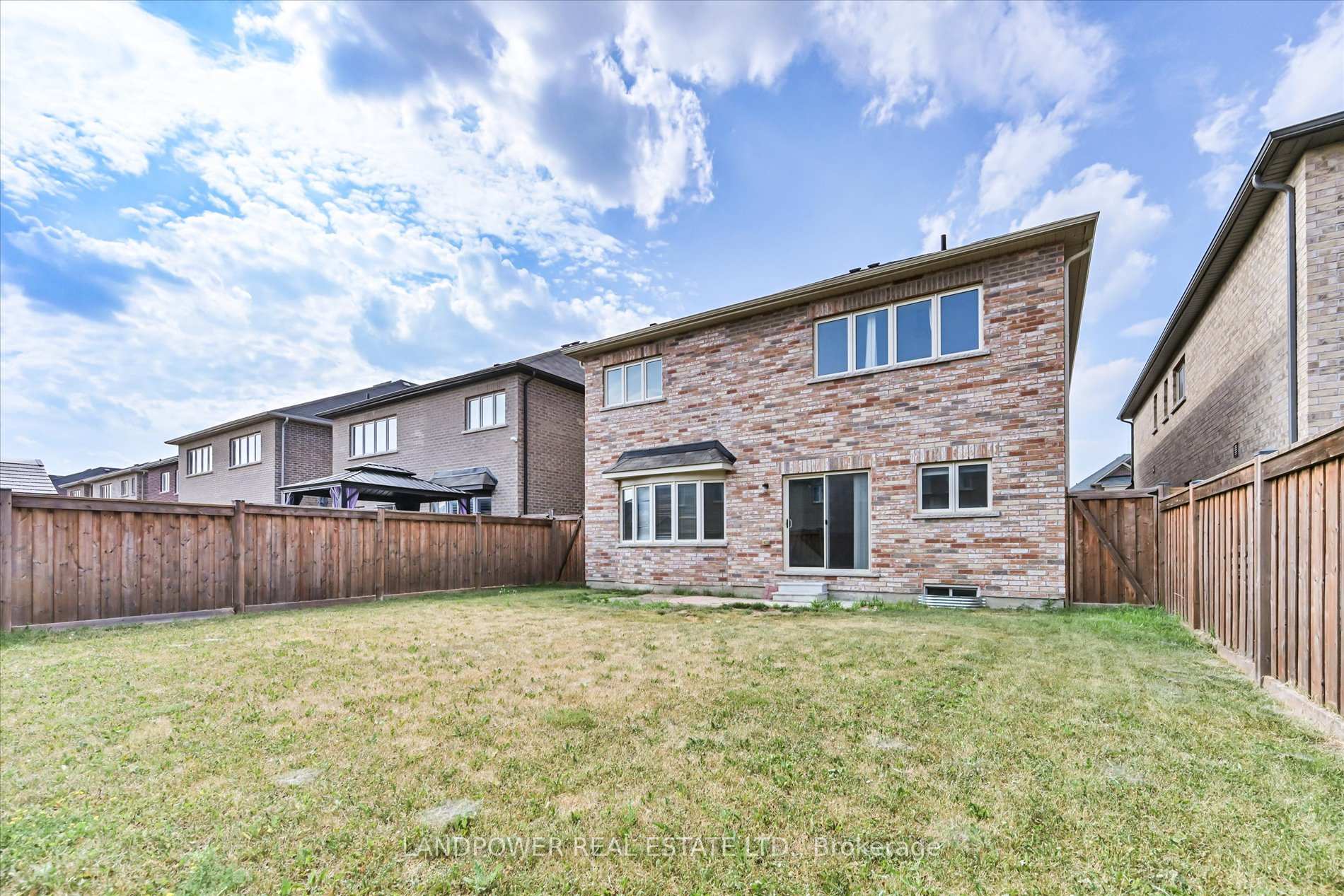 Photo 34 of 1021 Barton Way, Innisfil, Alcona — HOMEH