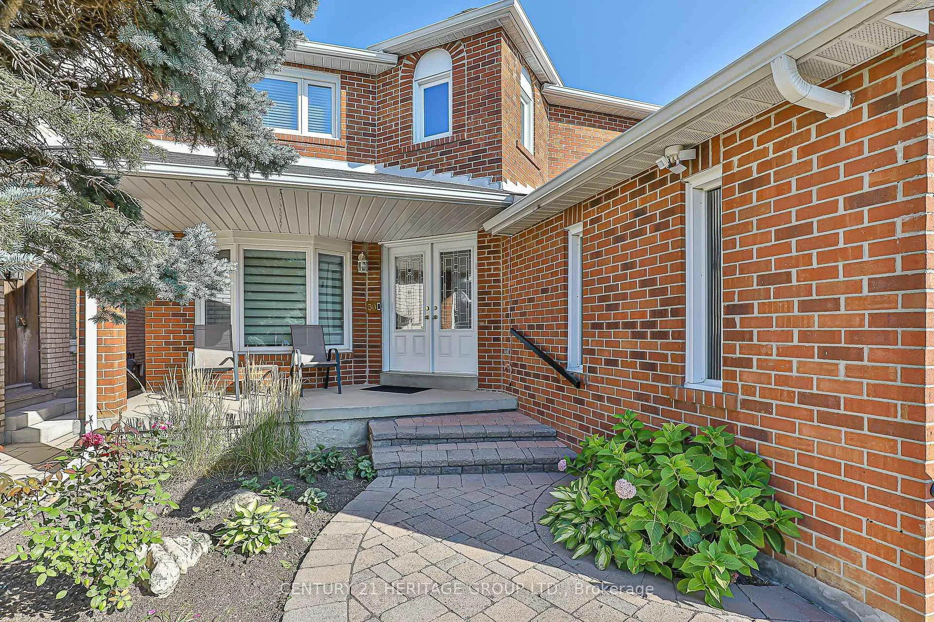 Photo 2 of 30 Rimmington Drive, Vaughan, Brownridge — HOMEH