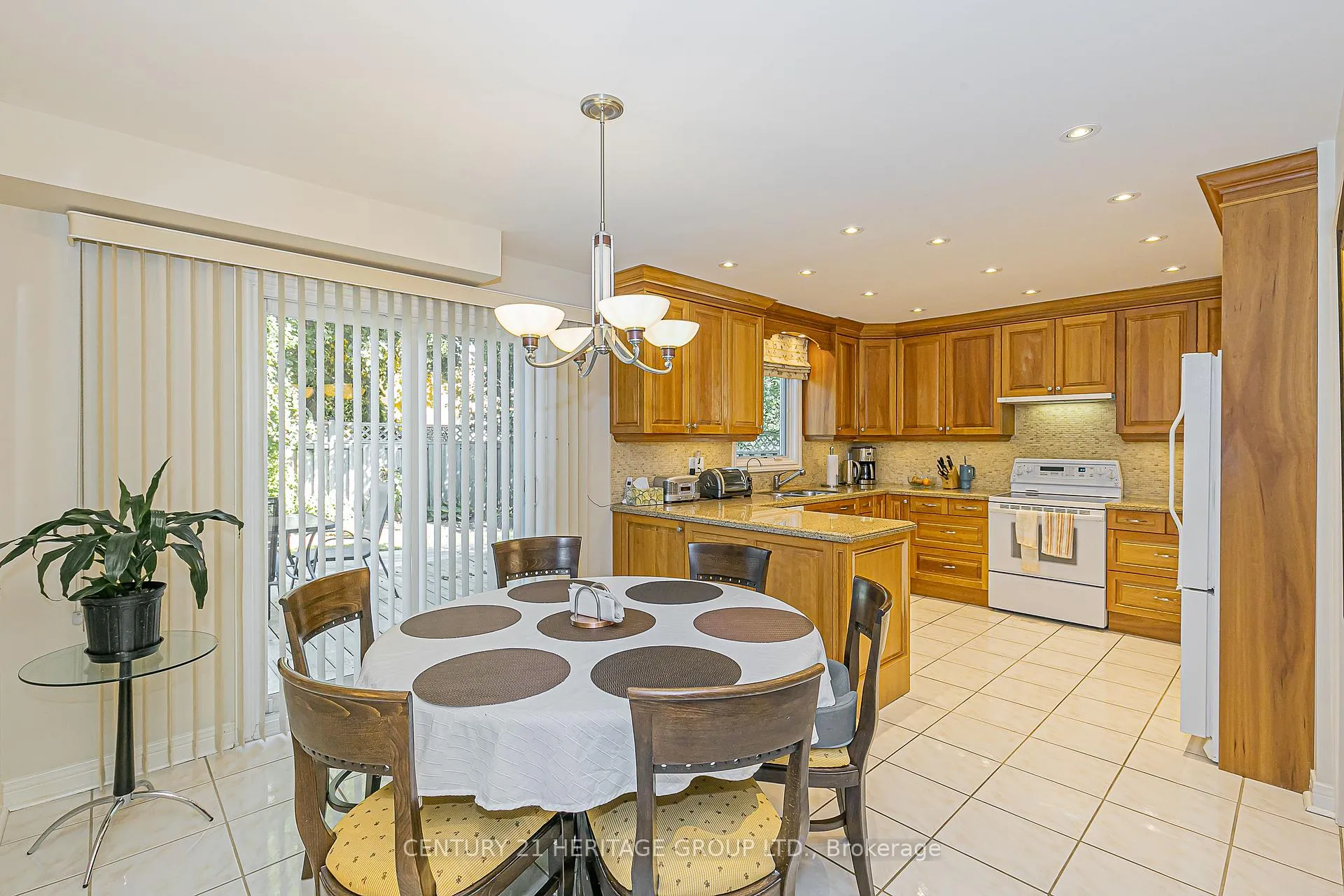 Photo 7 of 30 Rimmington Drive, Vaughan, Brownridge — HOMEH