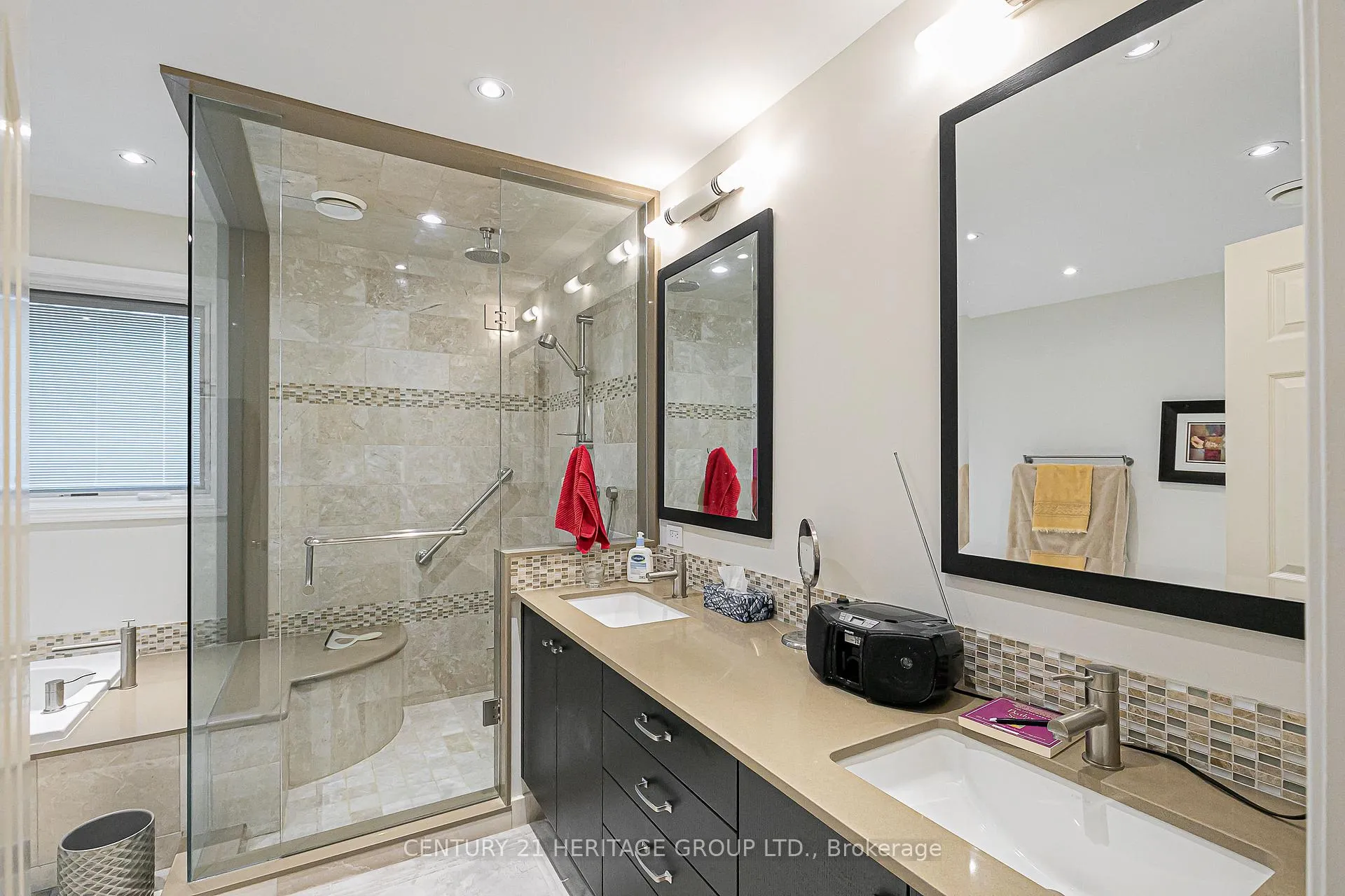 Photo 12 of 30 Rimmington Drive, Vaughan, Brownridge — HOMEH