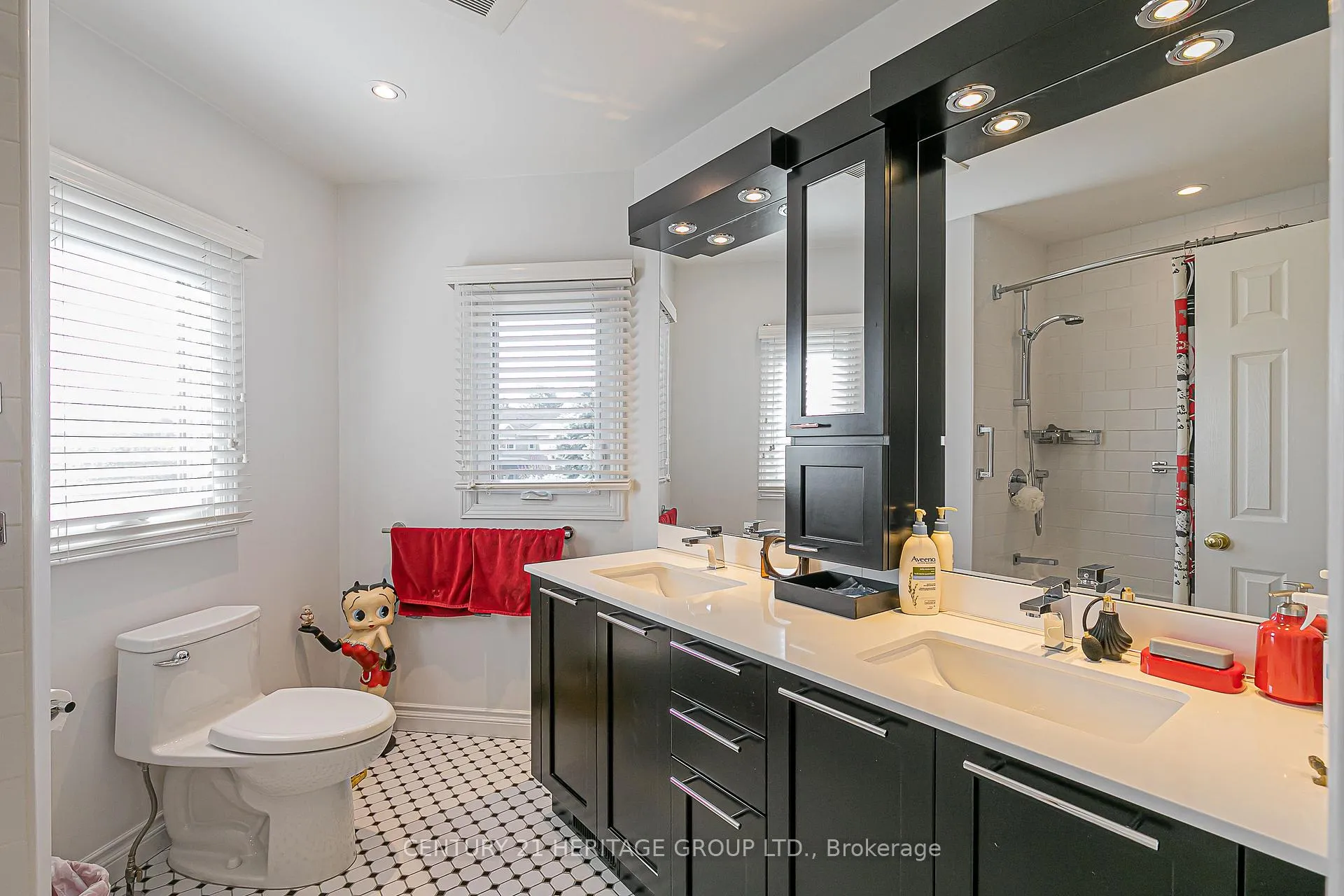Photo 15 of 30 Rimmington Drive, Vaughan, Brownridge — HOMEH