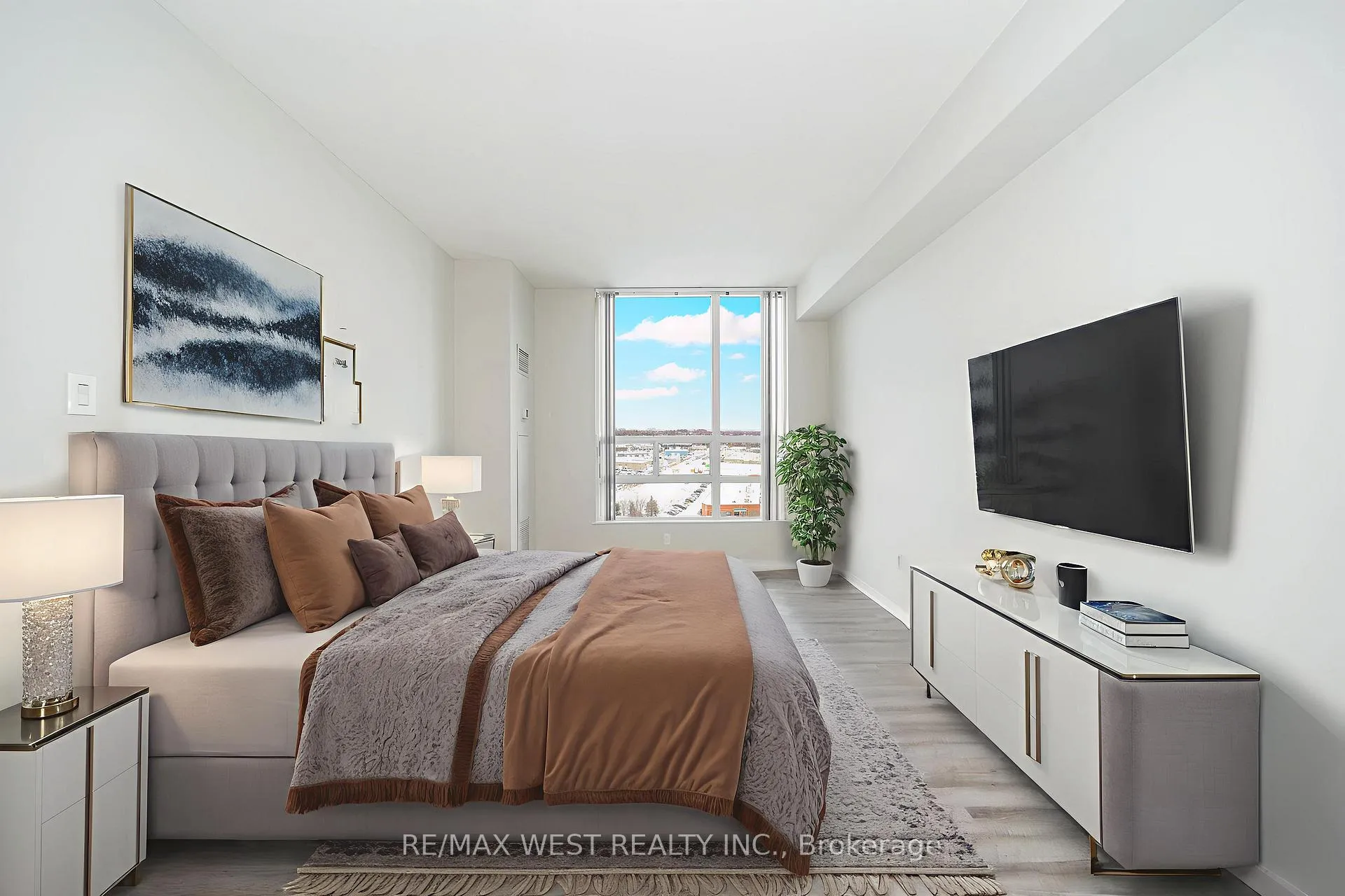Photo 5 of Unit Lph12, 7825 Bayview Avenue, Markham, Aileen-Willowbrook — HOMEH