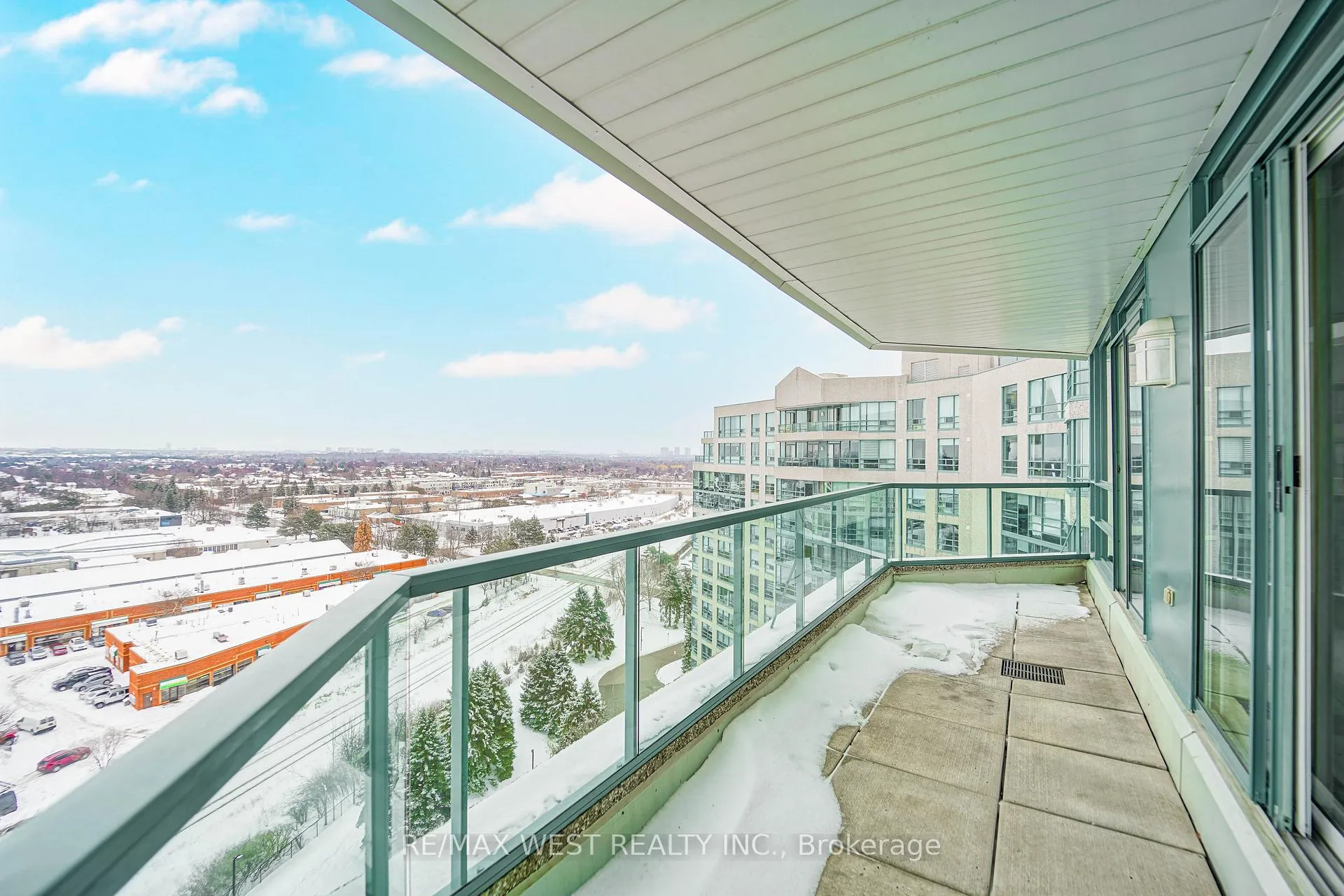Photo 10 of Unit Lph12, 7825 Bayview Avenue, Markham, Aileen-Willowbrook — HOMEH