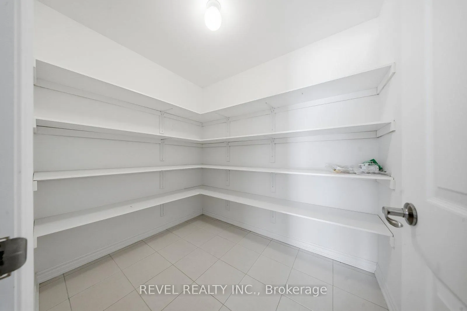 Photo 12 of 81 Hitchman Street, Brant, Paris — HOMEH