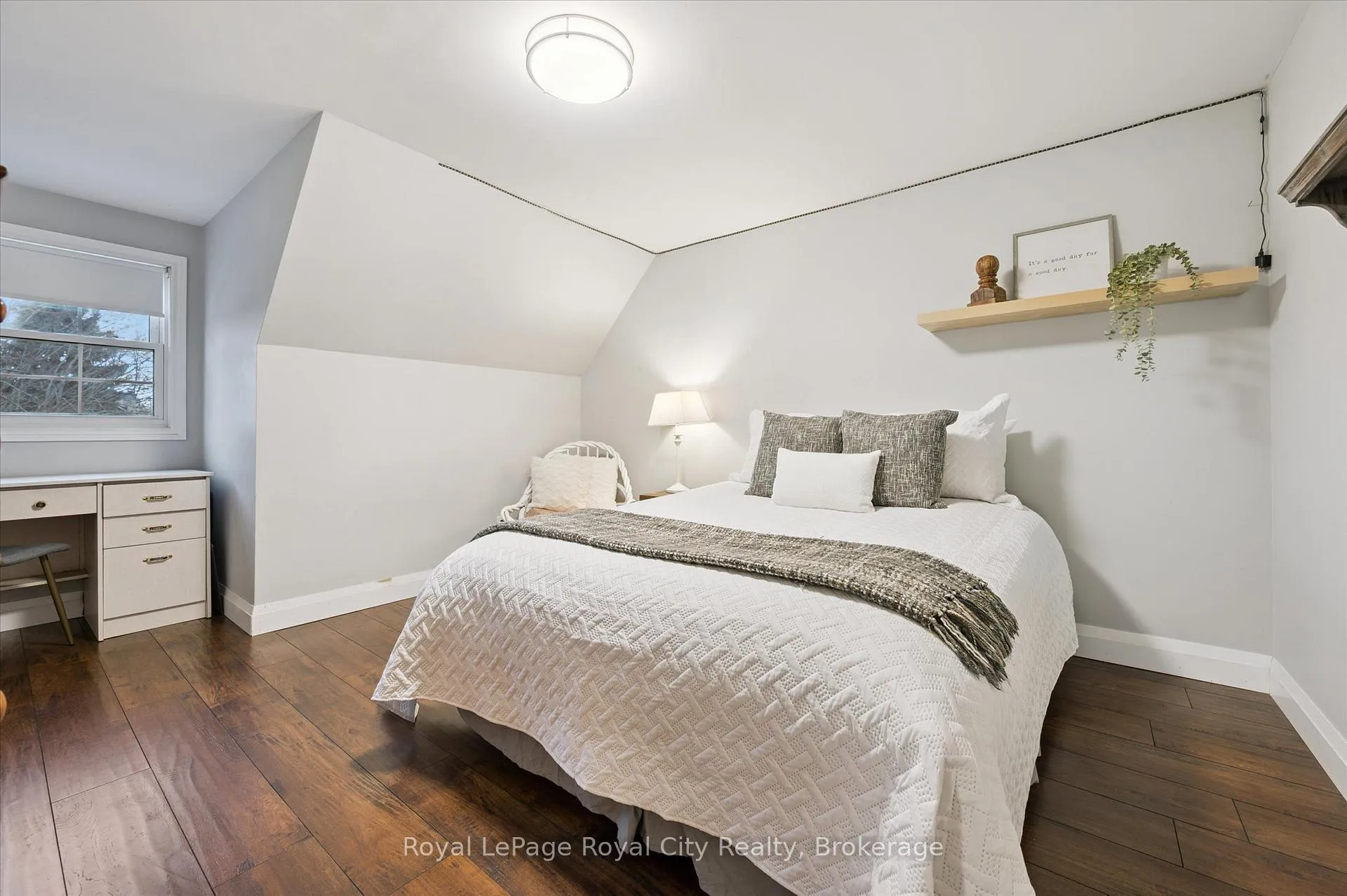 Photo 18 of 60 Hands Drive, Guelph, Kortright East — HOMEH