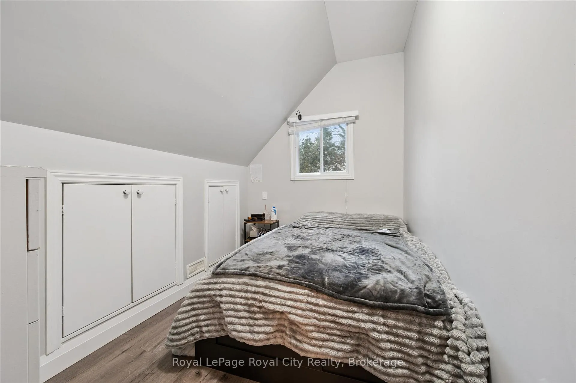 Photo 35 of 60 Hands Drive, Guelph, Kortright East — HOMEH