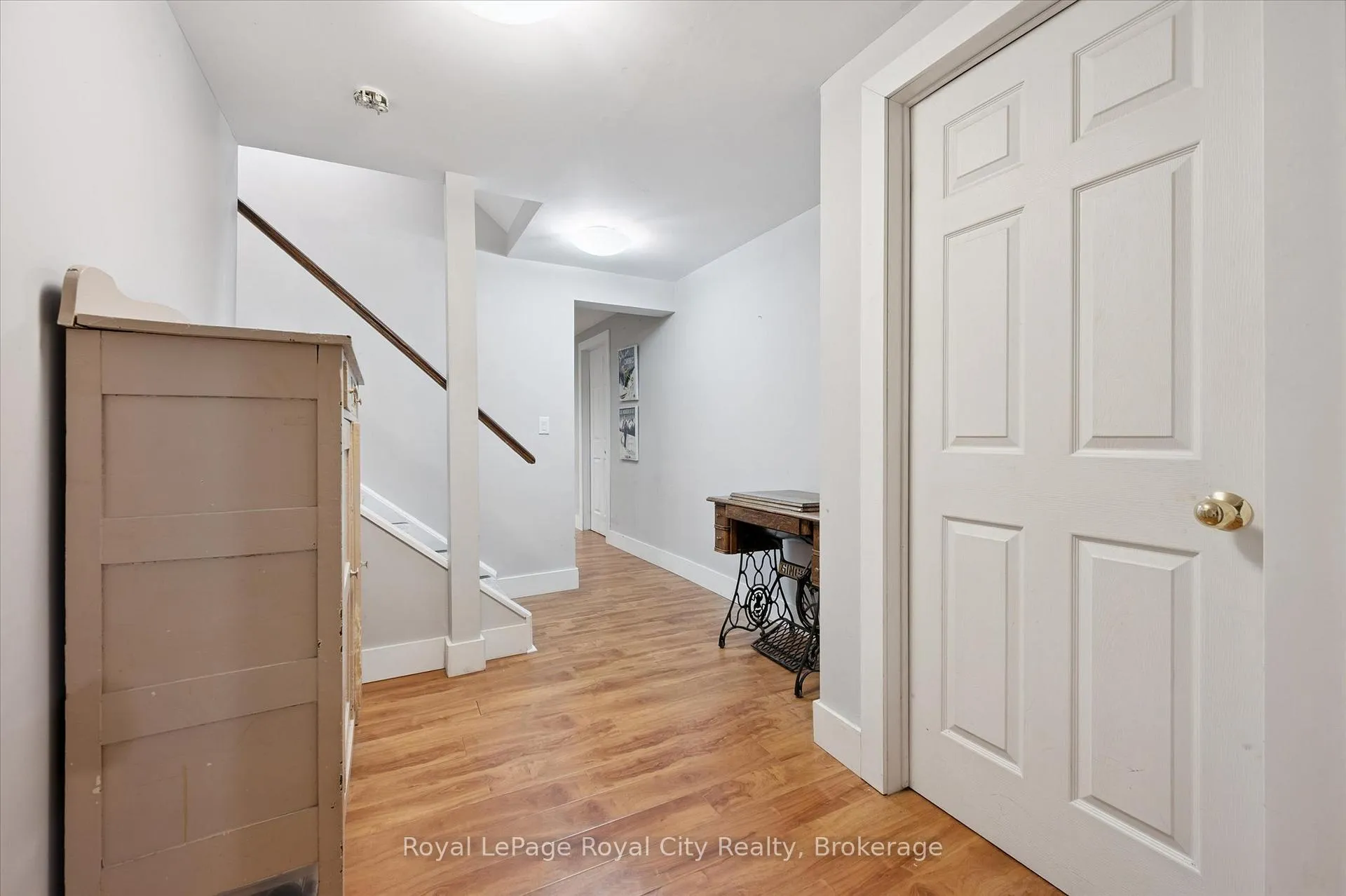 Photo 36 of 60 Hands Drive, Guelph, Kortright East — HOMEH