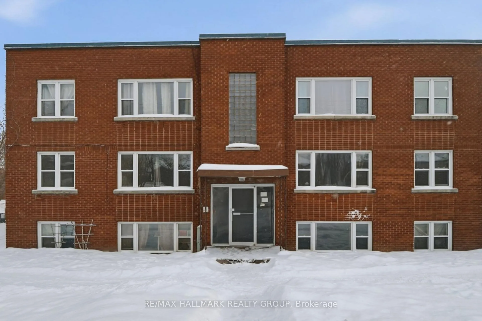 Front of Unit 3, 1171 Merivale Road