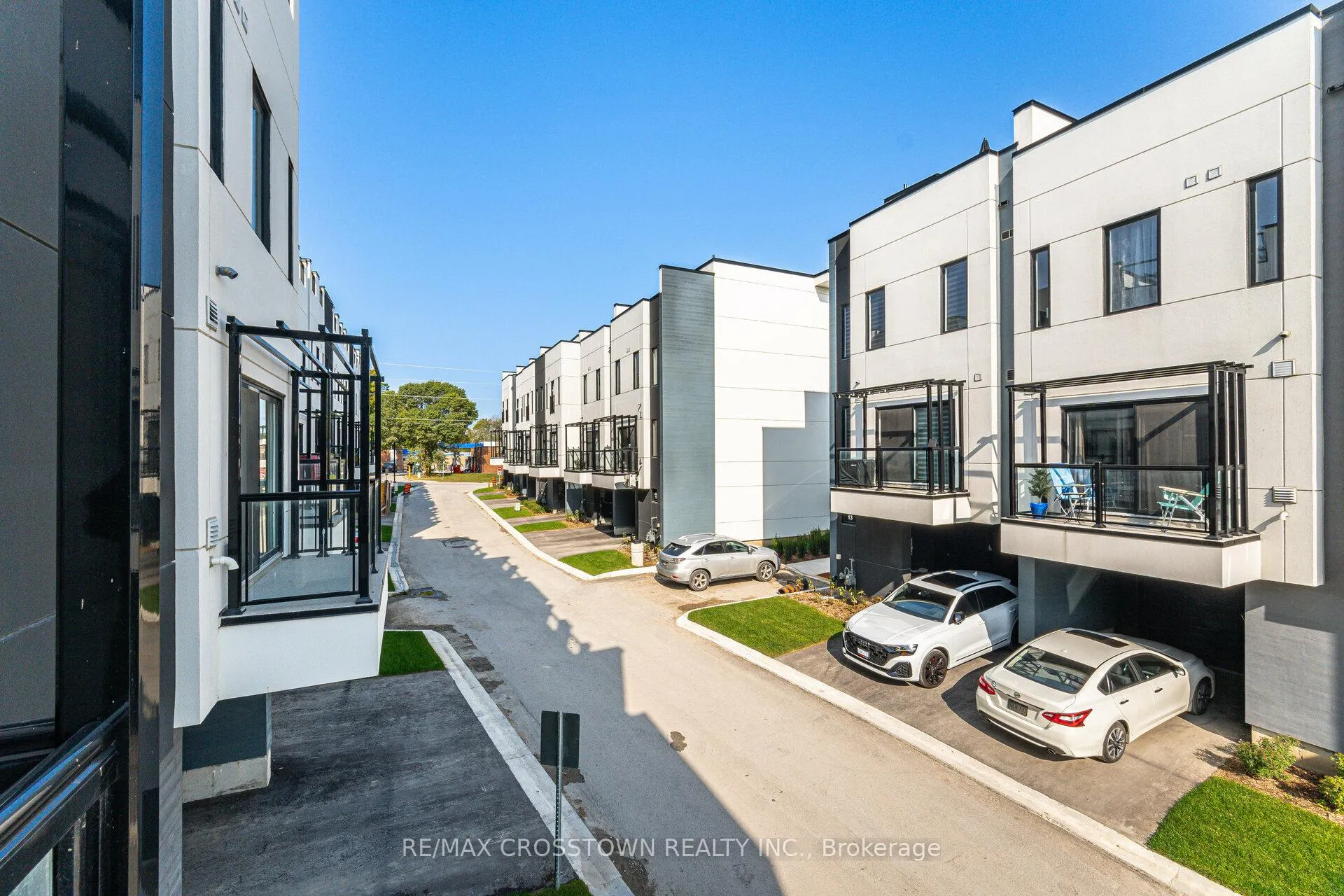 Photo 18 of 18 Mariners Pier Way, Orillia — HOMEH