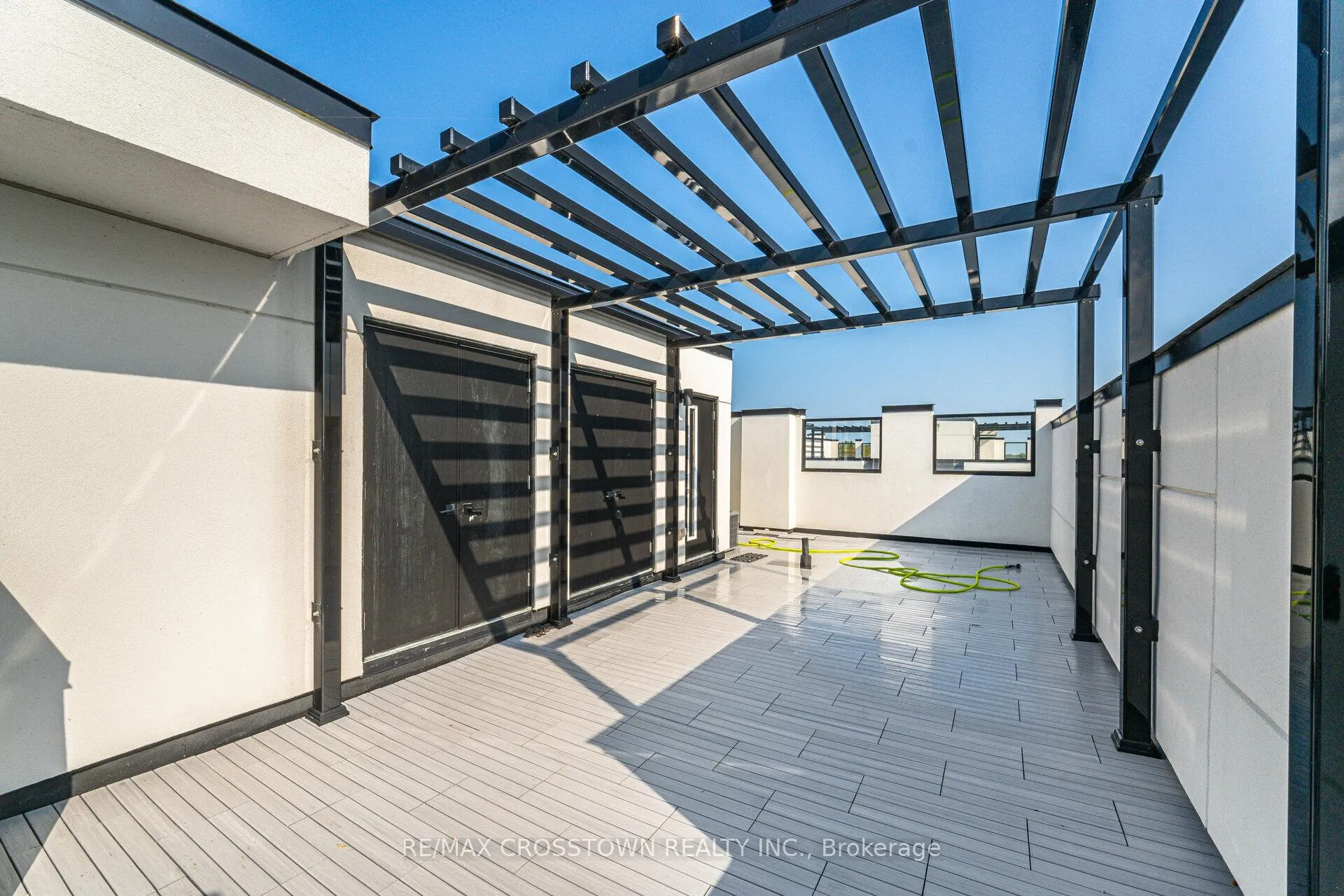 Photo 33 of 18 Mariners Pier Way, Orillia — HOMEH