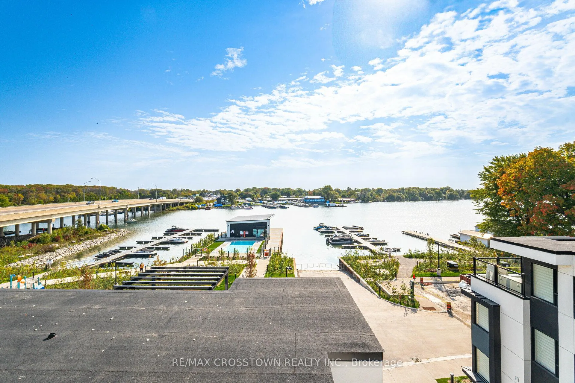 Photo 36 of 18 Mariners Pier Way, Orillia — HOMEH