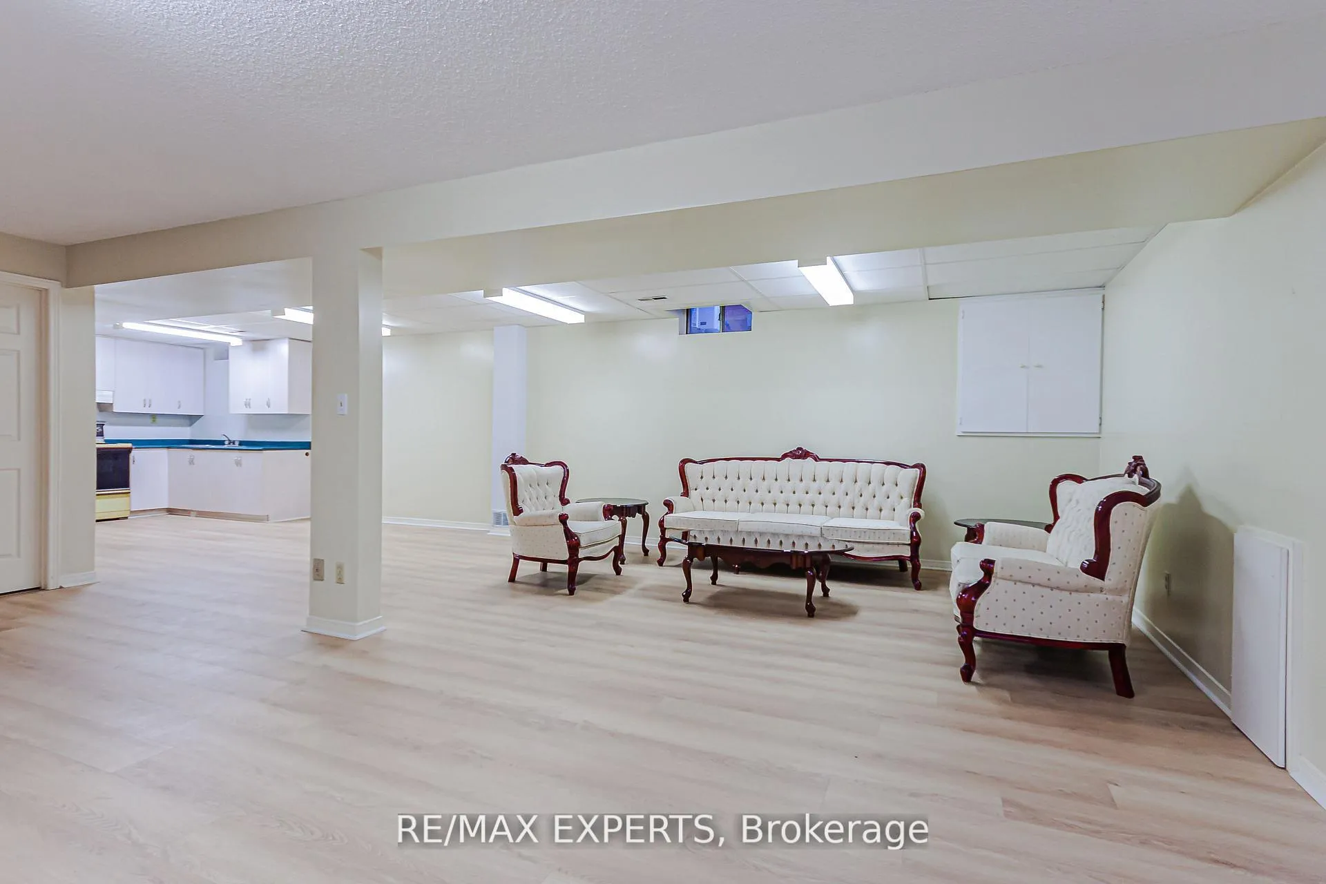 Photo 8 of 100 Nimbus Place, Vaughan, East Woodbridge — HOMEH