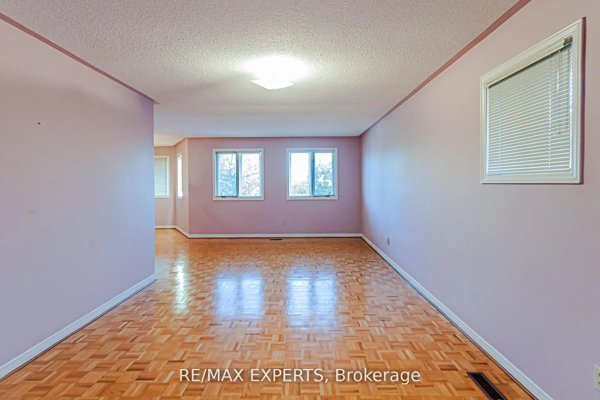 Photo 15 of 100 Nimbus Place, Vaughan, East Woodbridge — HOMEH