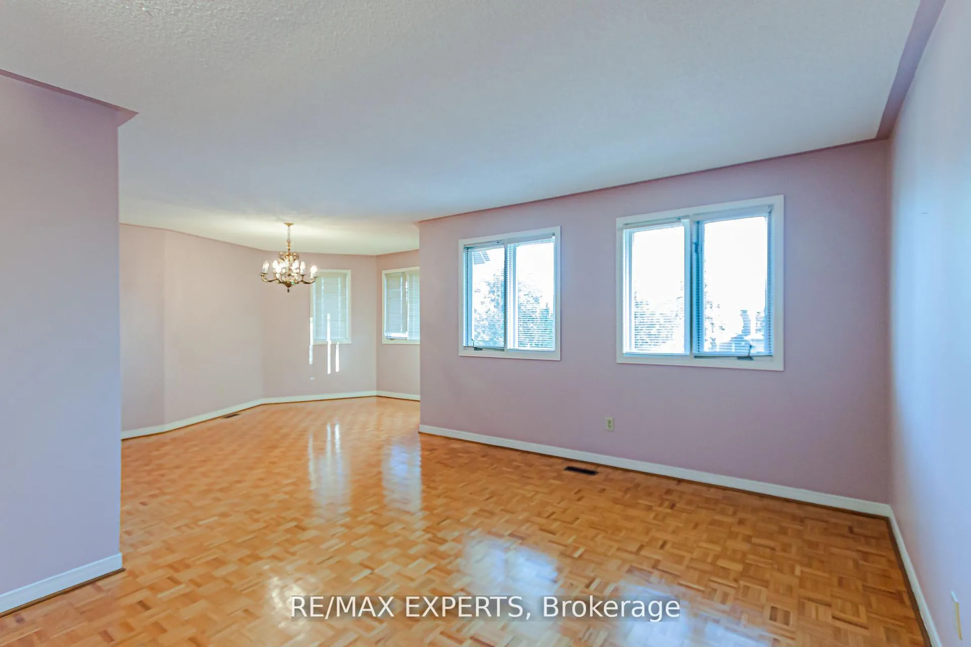 Photo 16 of 100 Nimbus Place, Vaughan, East Woodbridge — HOMEH