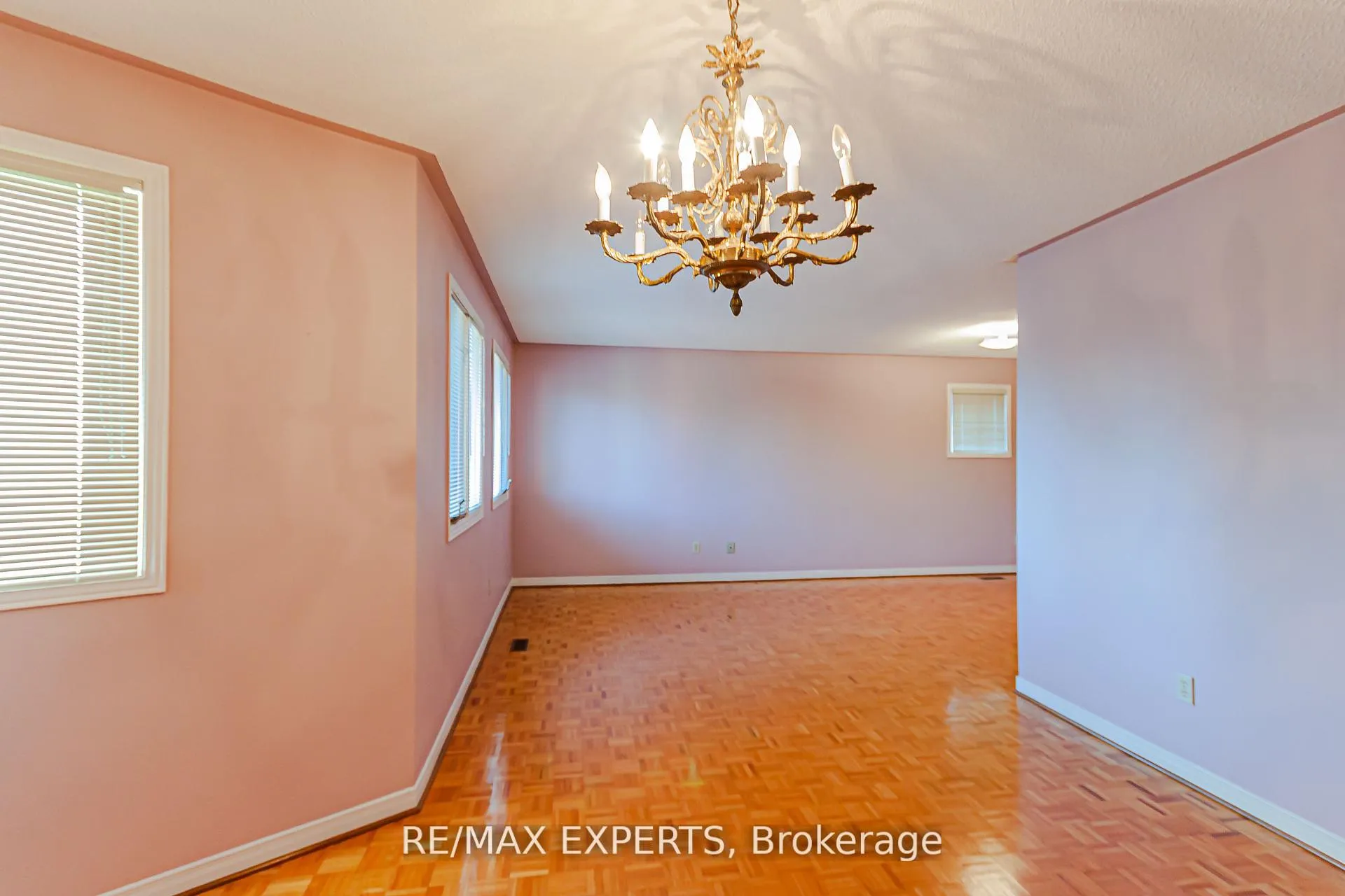 Photo 17 of 100 Nimbus Place, Vaughan, East Woodbridge — HOMEH