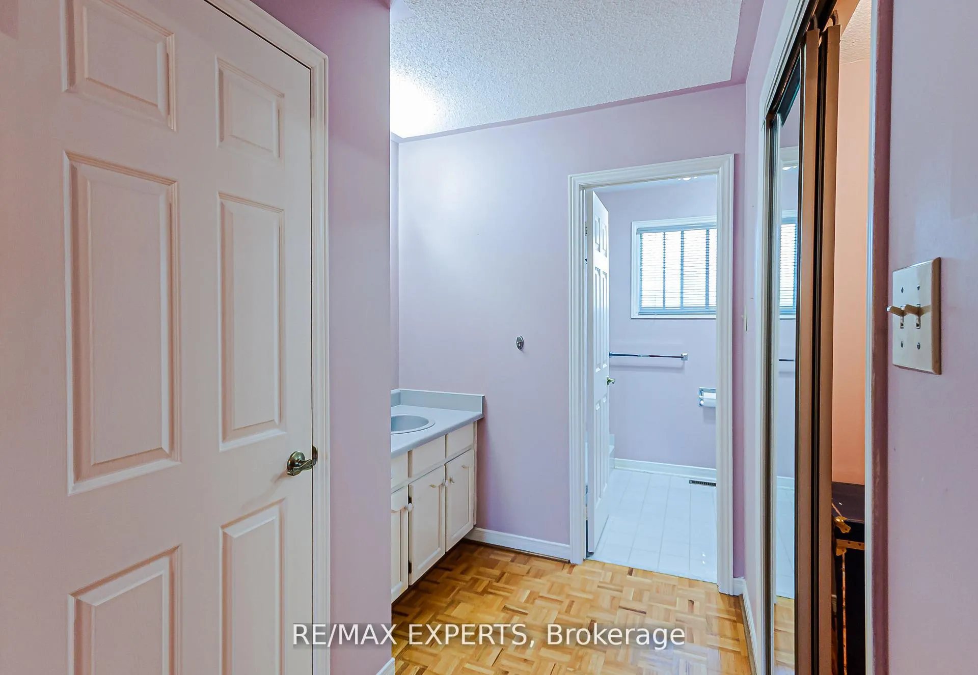 Photo 18 of 100 Nimbus Place, Vaughan, East Woodbridge — HOMEH