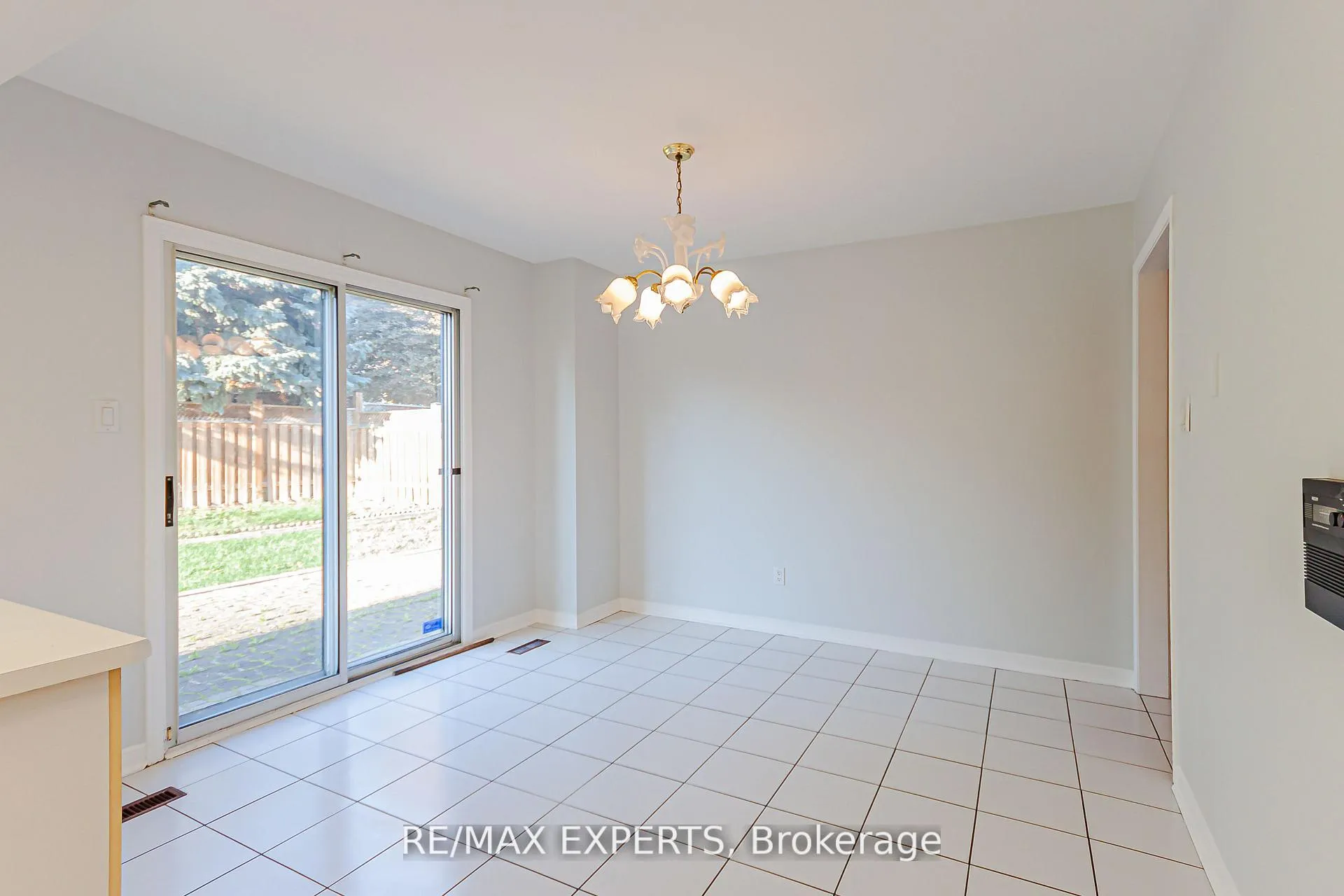 Photo 21 of 100 Nimbus Place, Vaughan, East Woodbridge — HOMEH