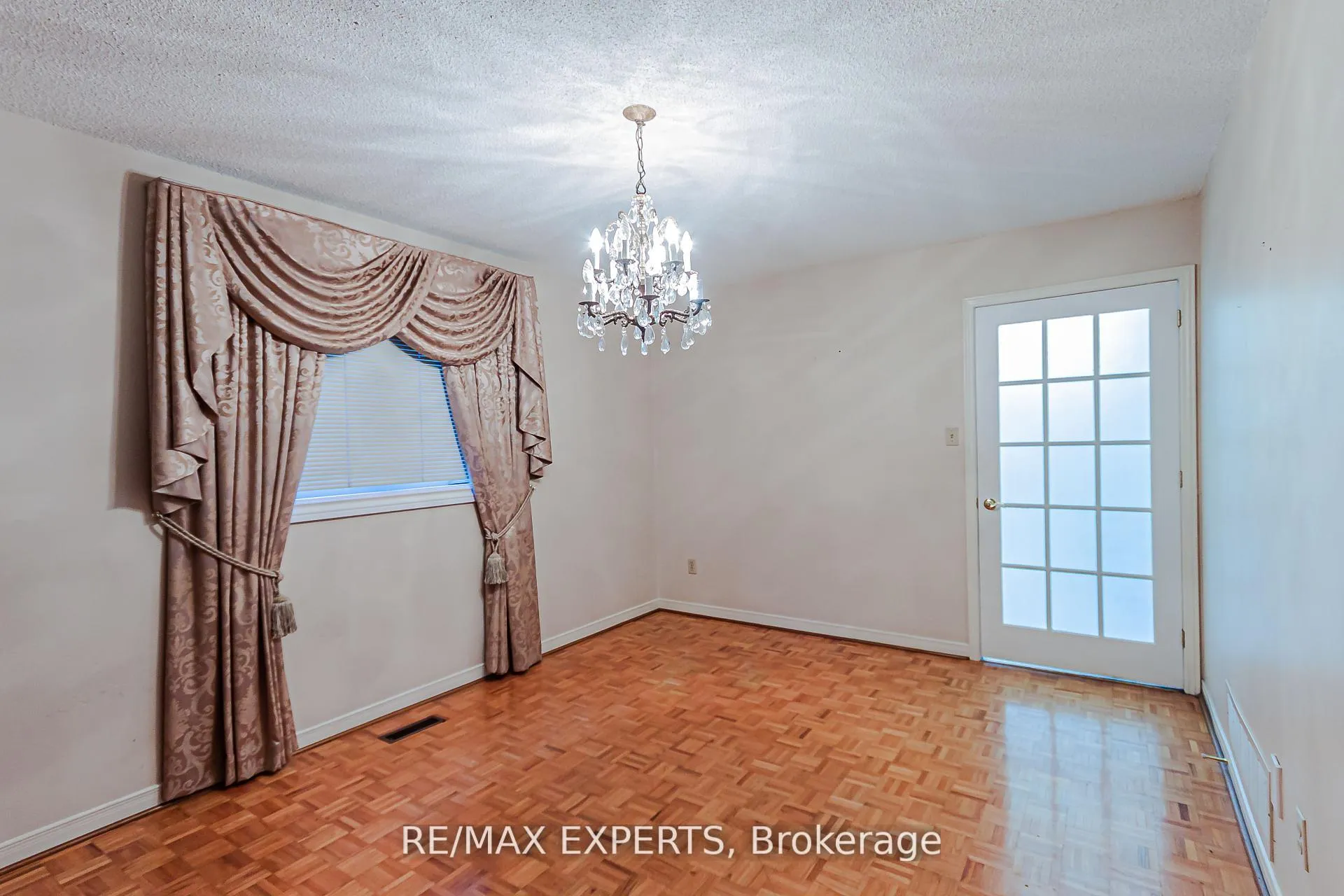 Photo 31 of 100 Nimbus Place, Vaughan, East Woodbridge — HOMEH