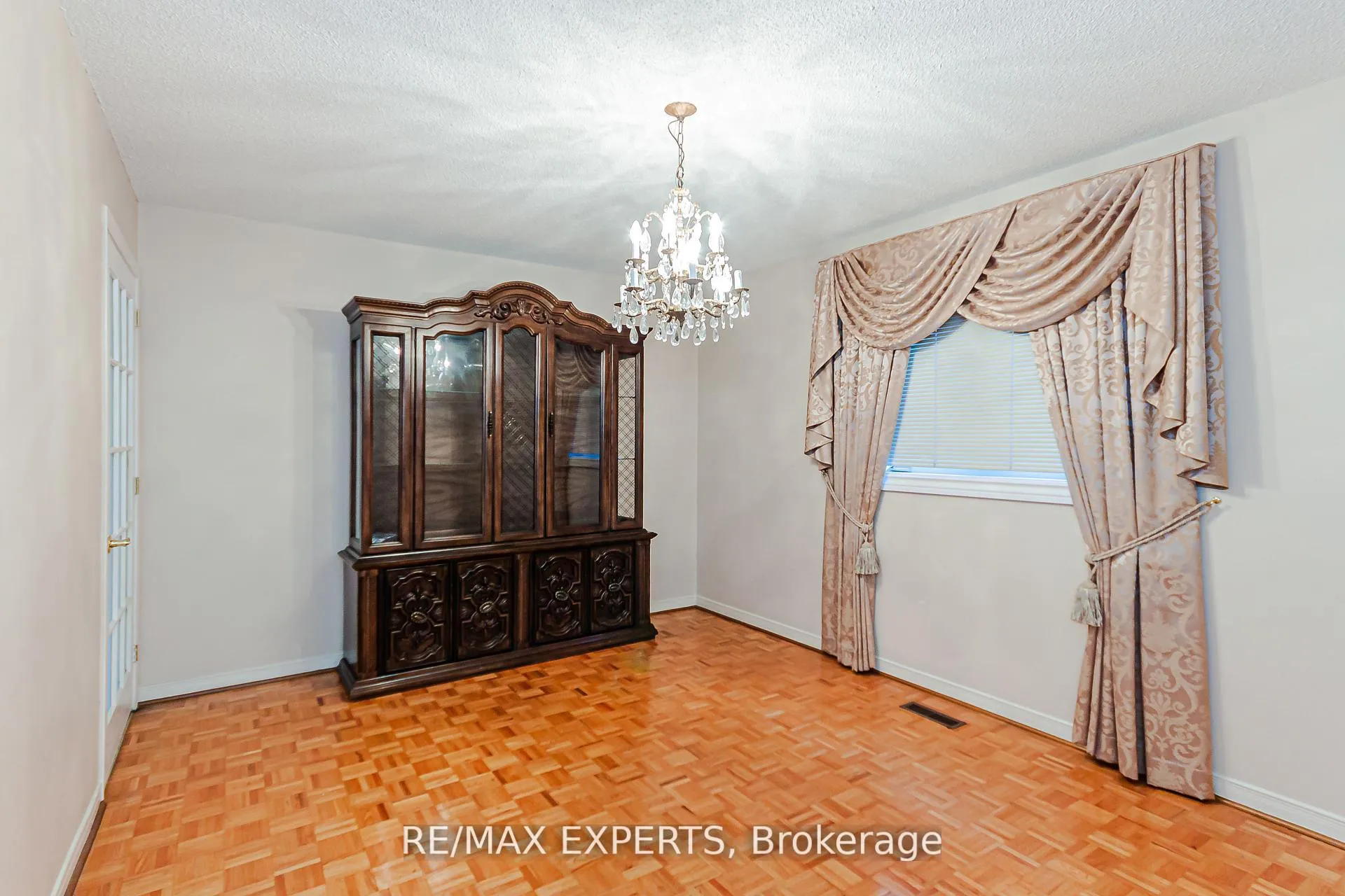 Photo 32 of 100 Nimbus Place, Vaughan, East Woodbridge — HOMEH